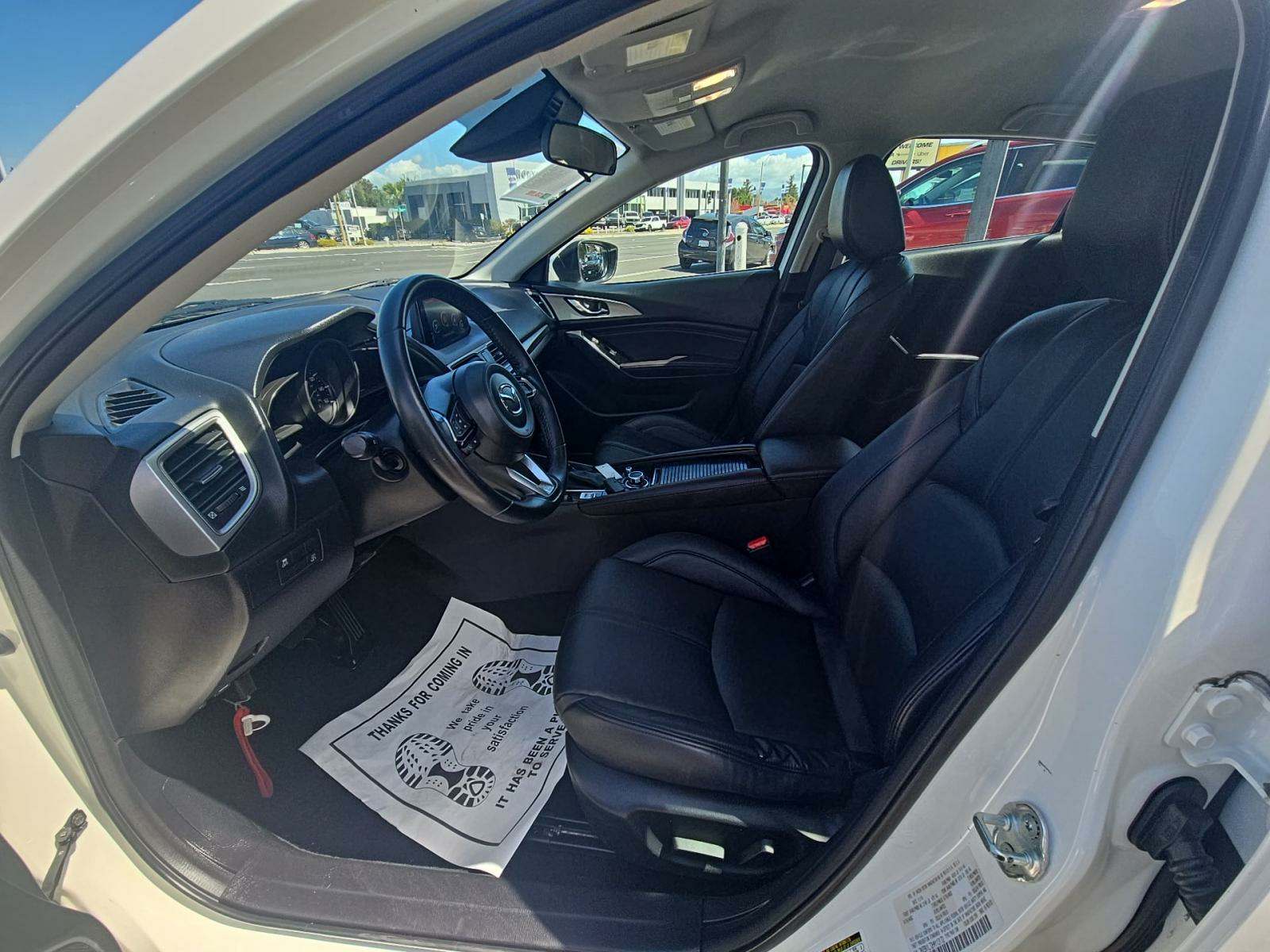 2017 MAZDA MAZDA3 Touring FWD