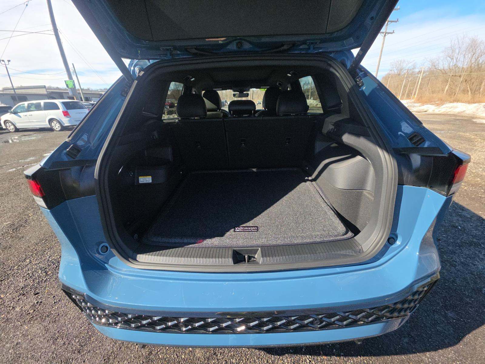 2025 Volkswagen Tiguan 2.0T SE R-Line Black AWD