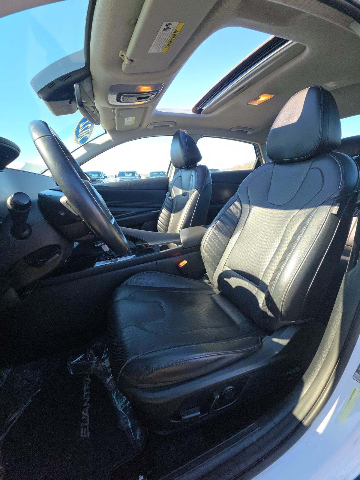 2022 Hyundai Elantra Limited FWD