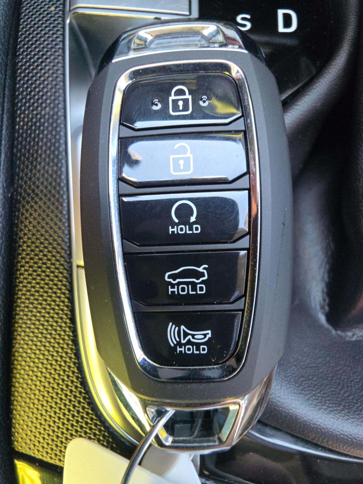 2022 Hyundai Elantra Limited FWD