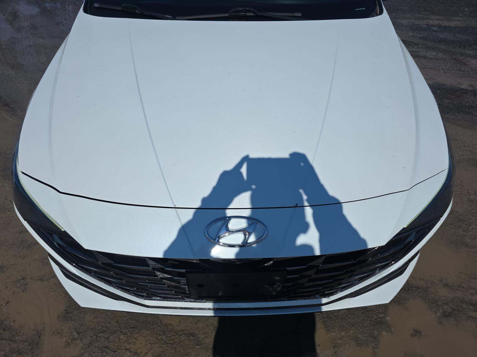 2022 Hyundai Elantra Limited FWD
