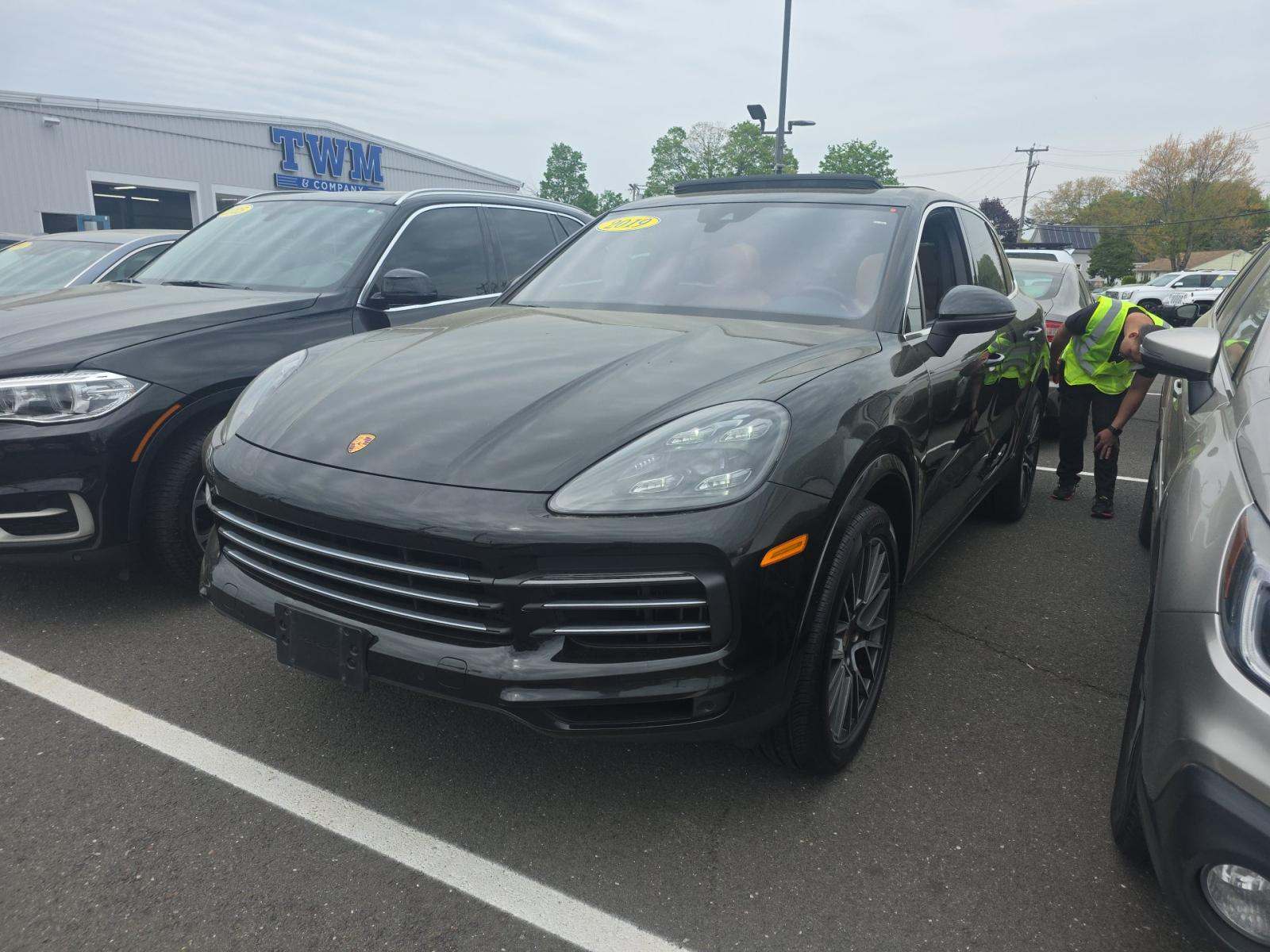 PORSCHE CAYENNE - 1