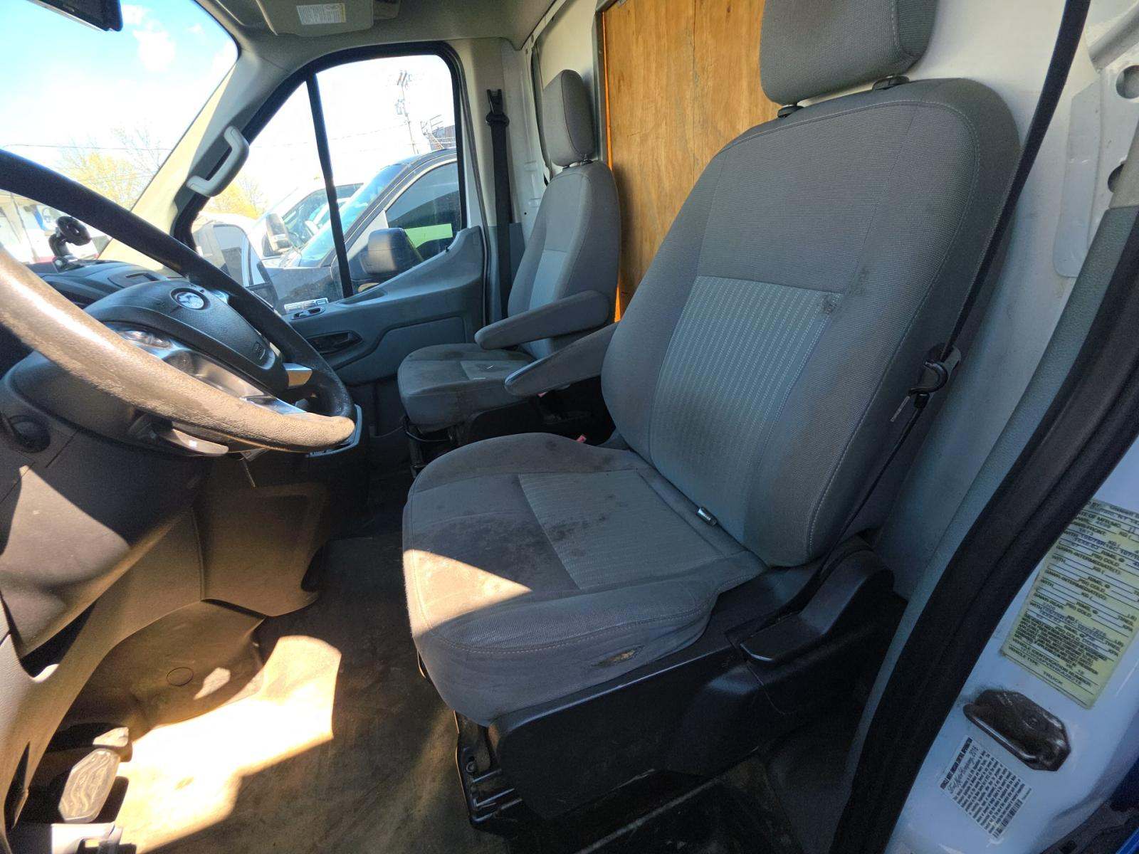 FORD TRANSIT 350 - 6
