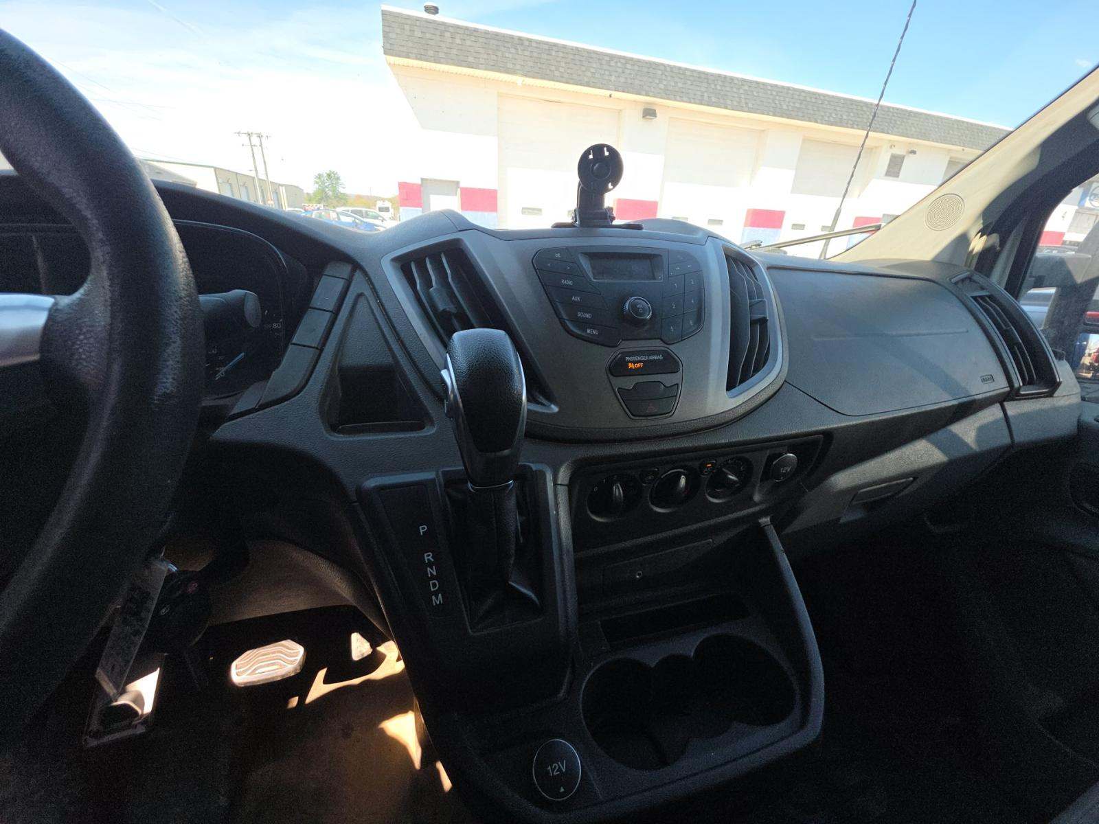 FORD TRANSIT 350 - 10