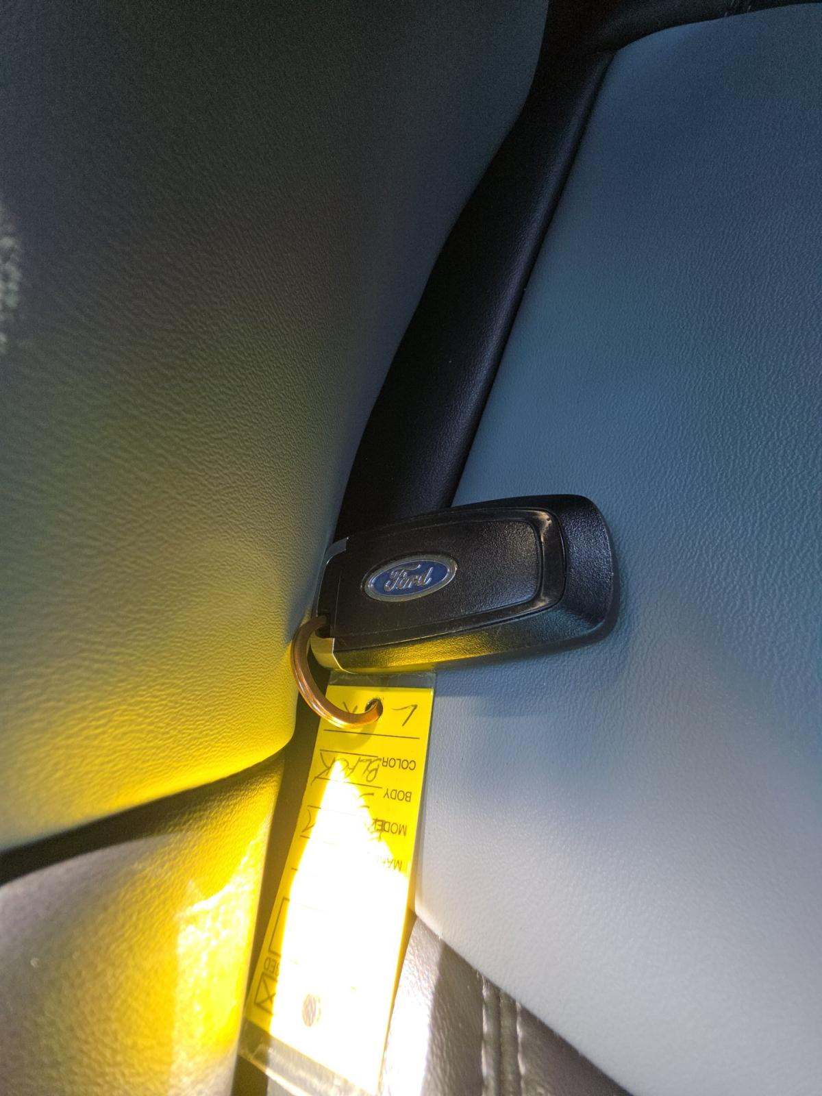 FORD EXPLORER - 8