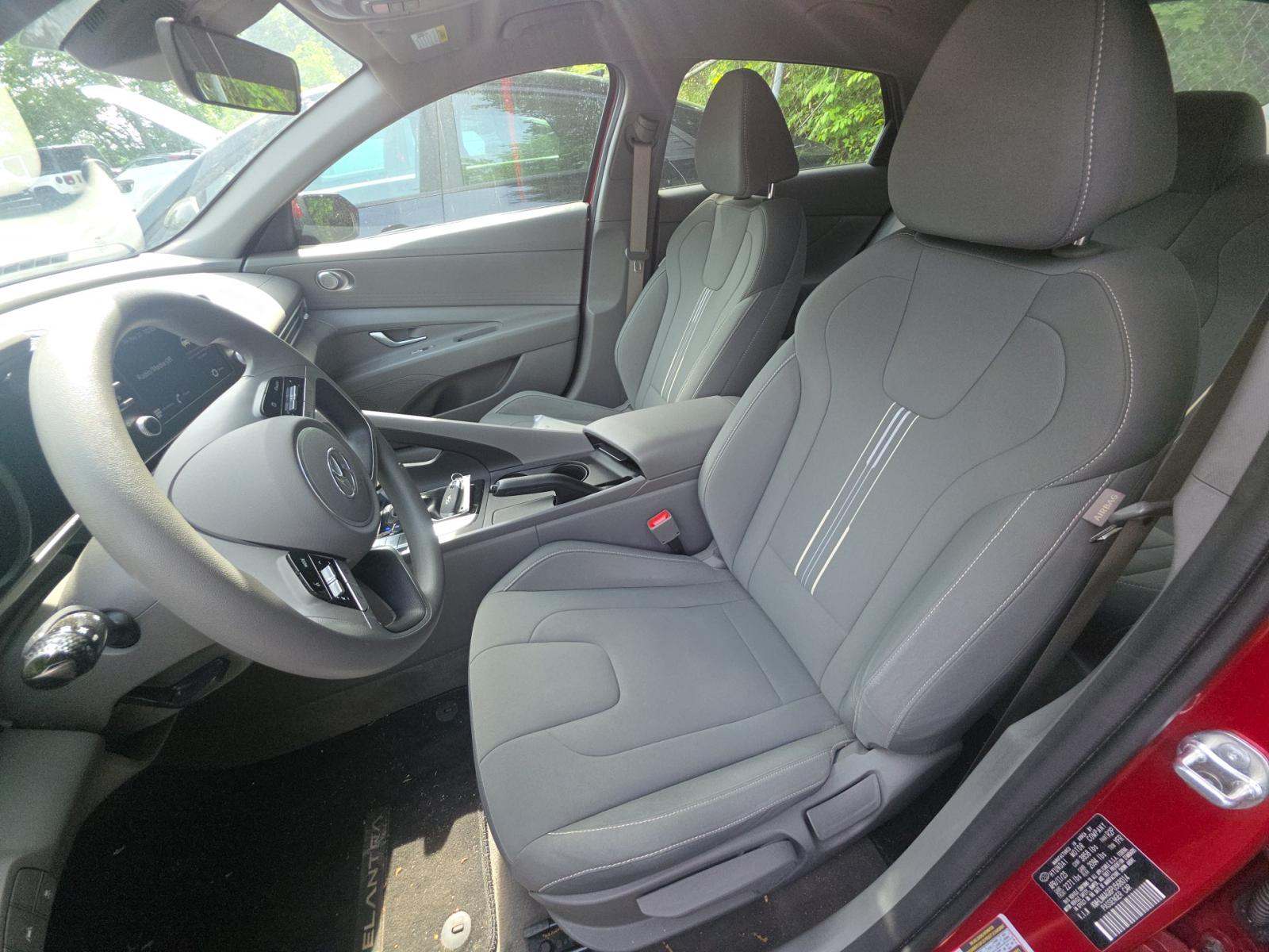 2023 Hyundai Elantra SEL FWD