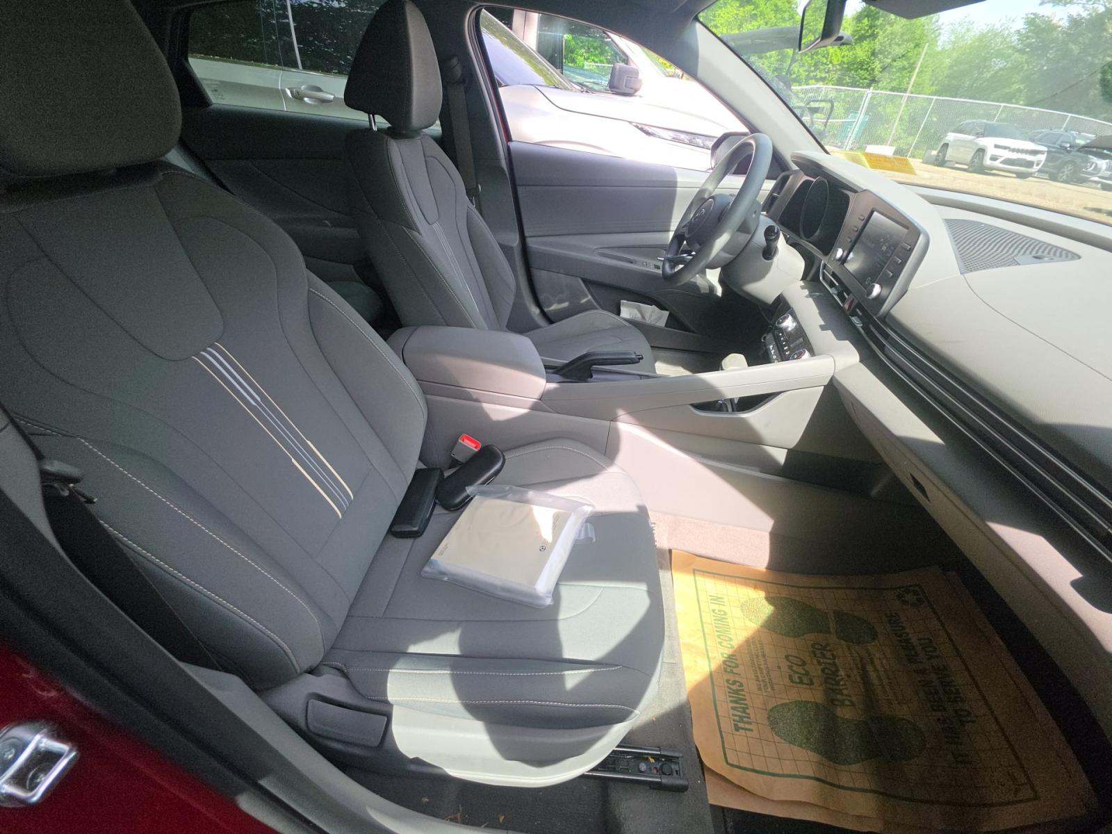 2023 Hyundai Elantra SEL FWD