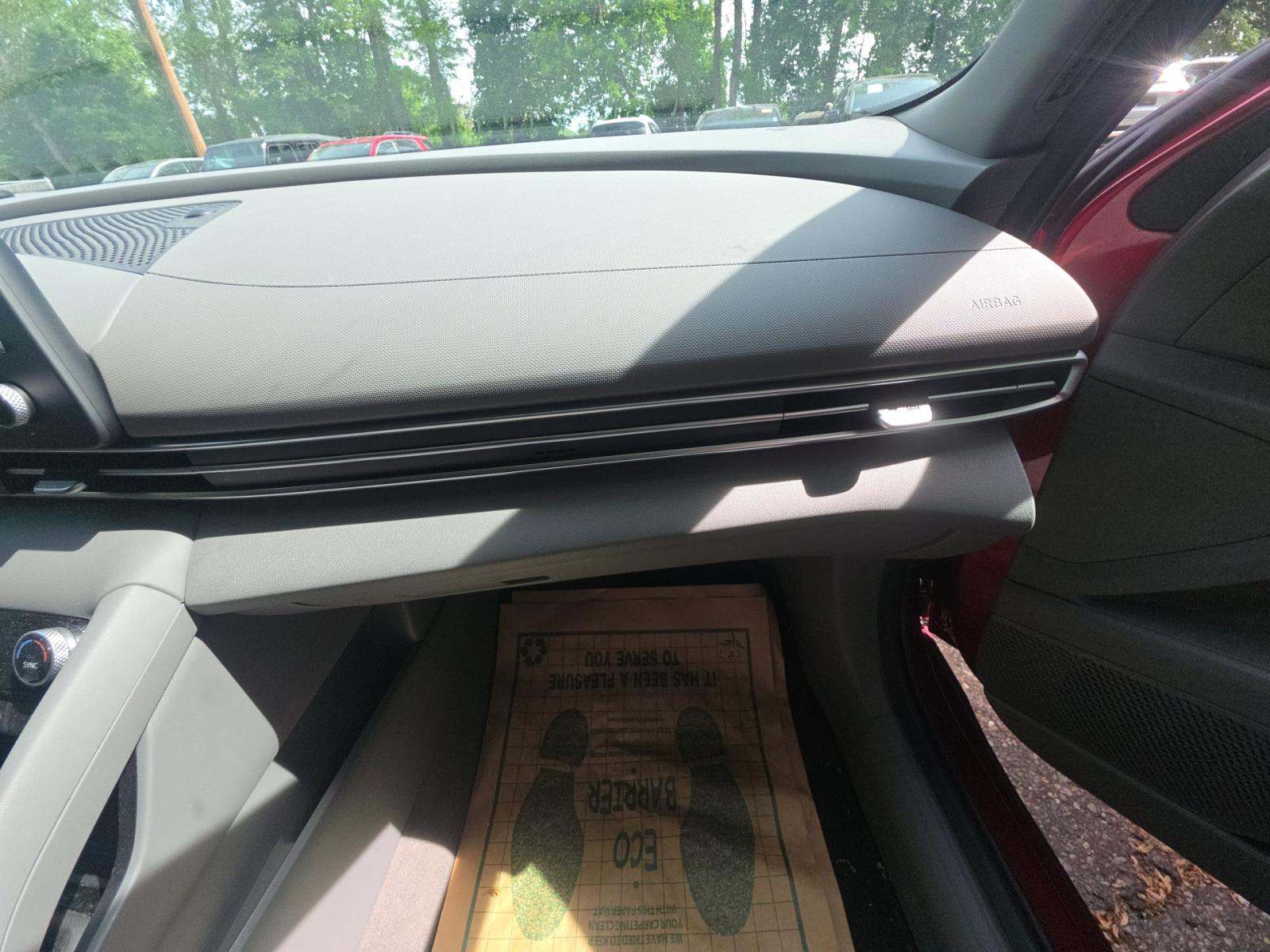 2023 Hyundai Elantra SEL FWD