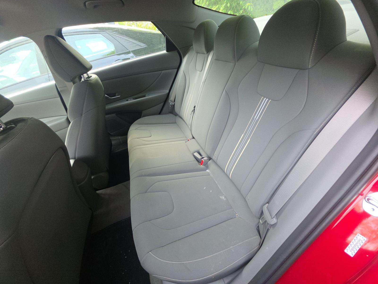 2023 Hyundai Elantra SEL FWD