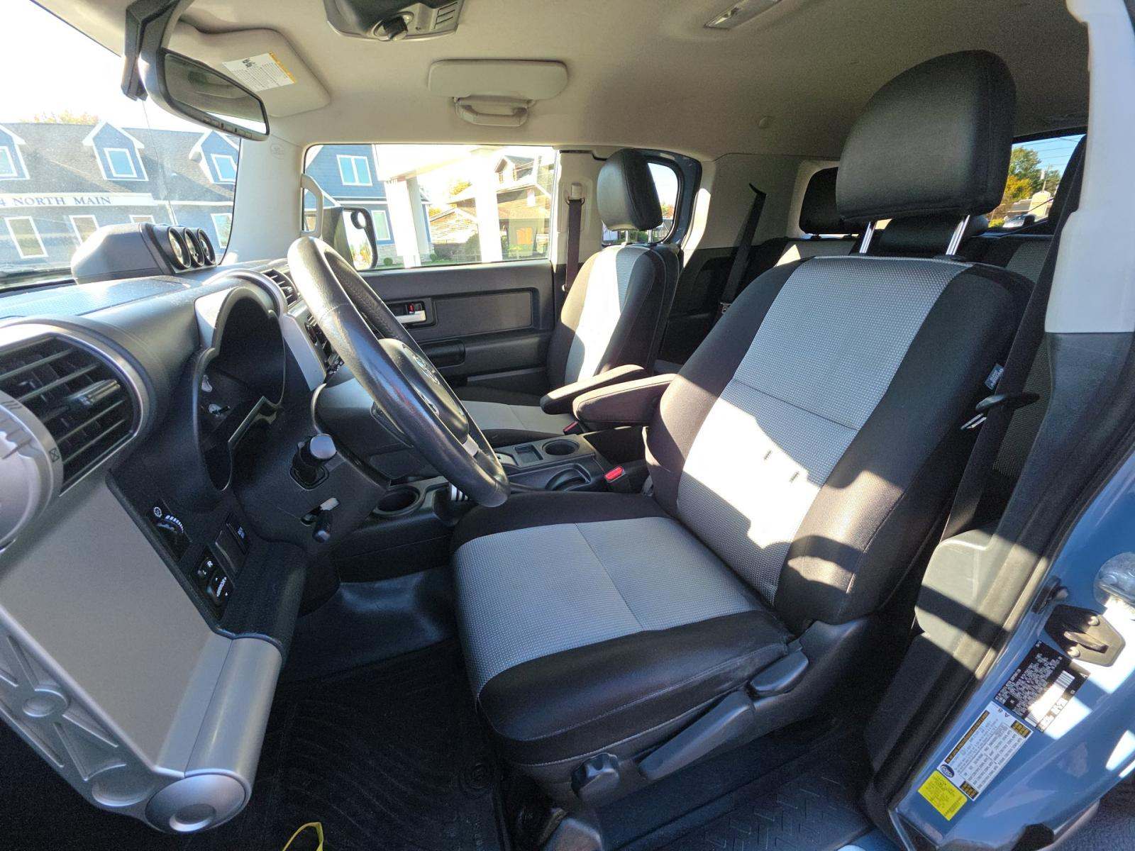 2014 Toyota FJ Cruiser Base AWD