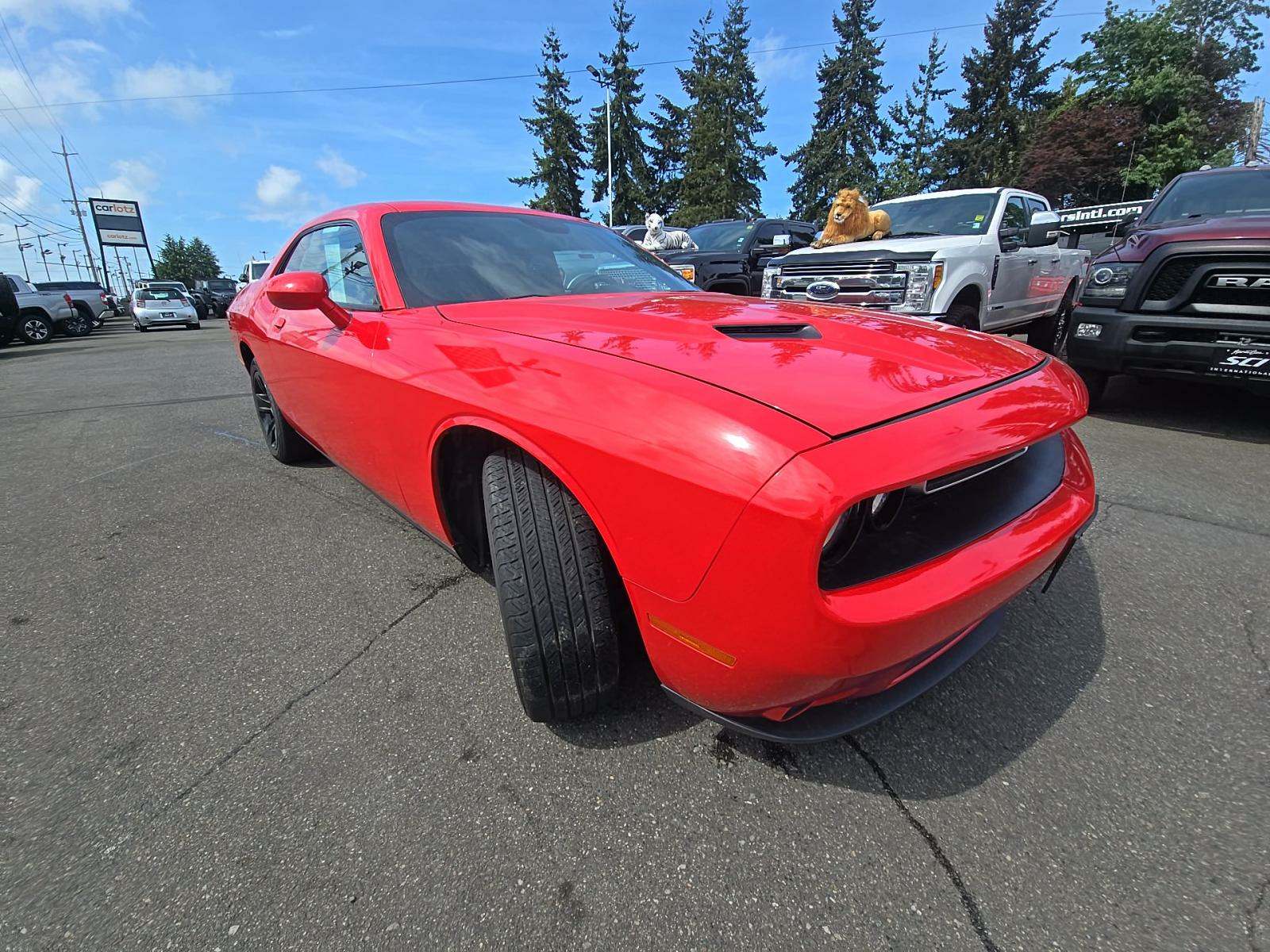 2018 Dodge Challenger SXT RWD