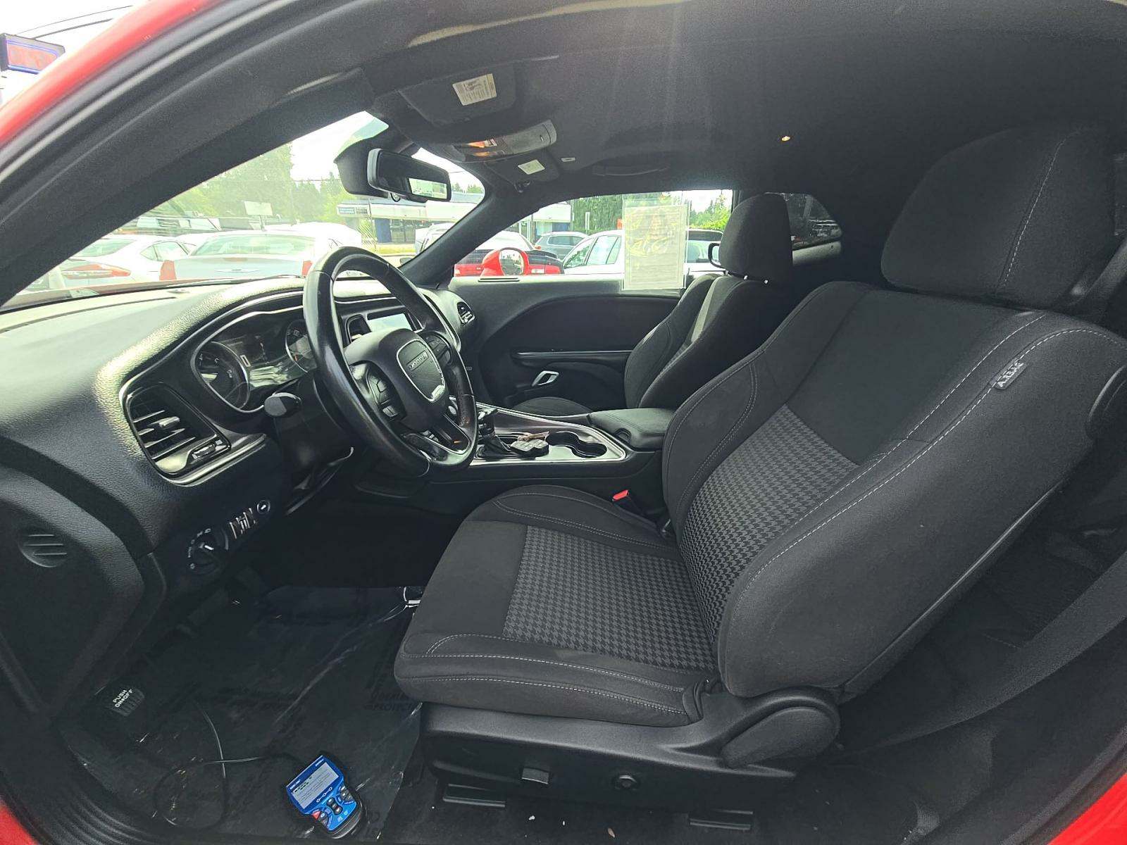 2018 Dodge Challenger SXT RWD