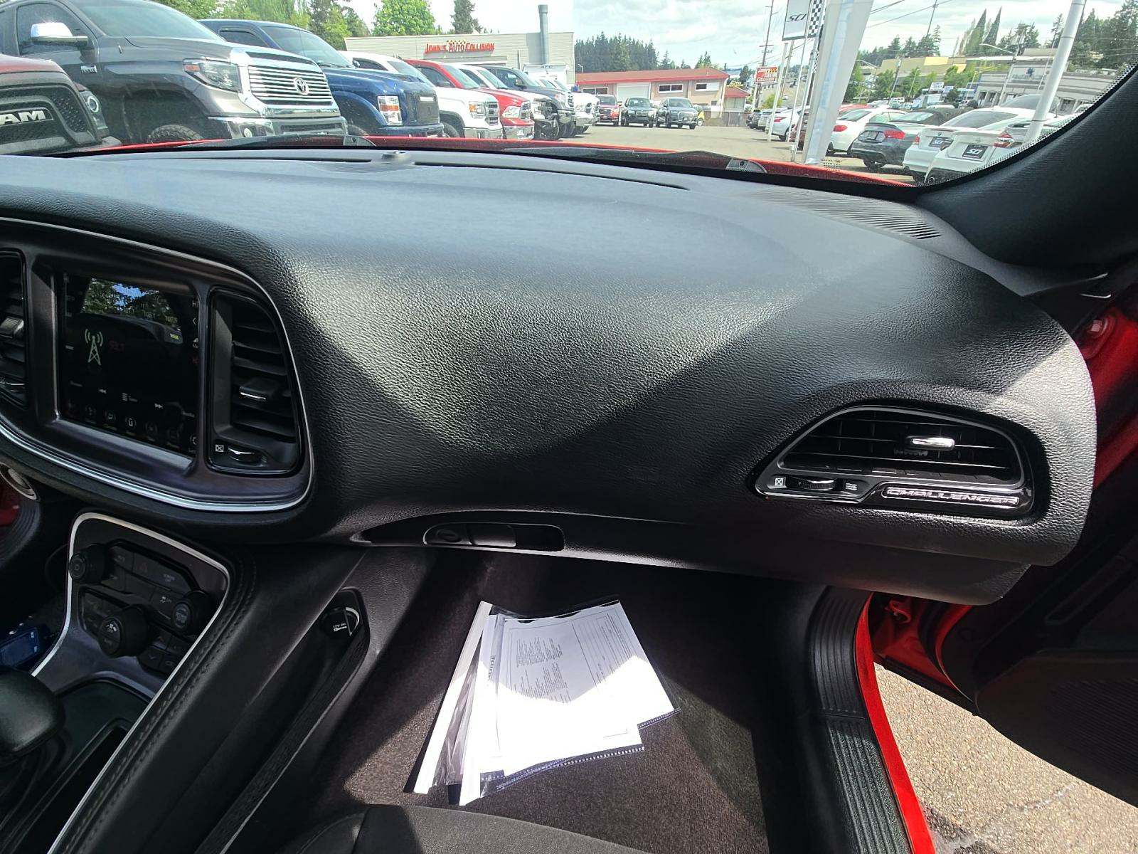 2018 Dodge Challenger SXT RWD