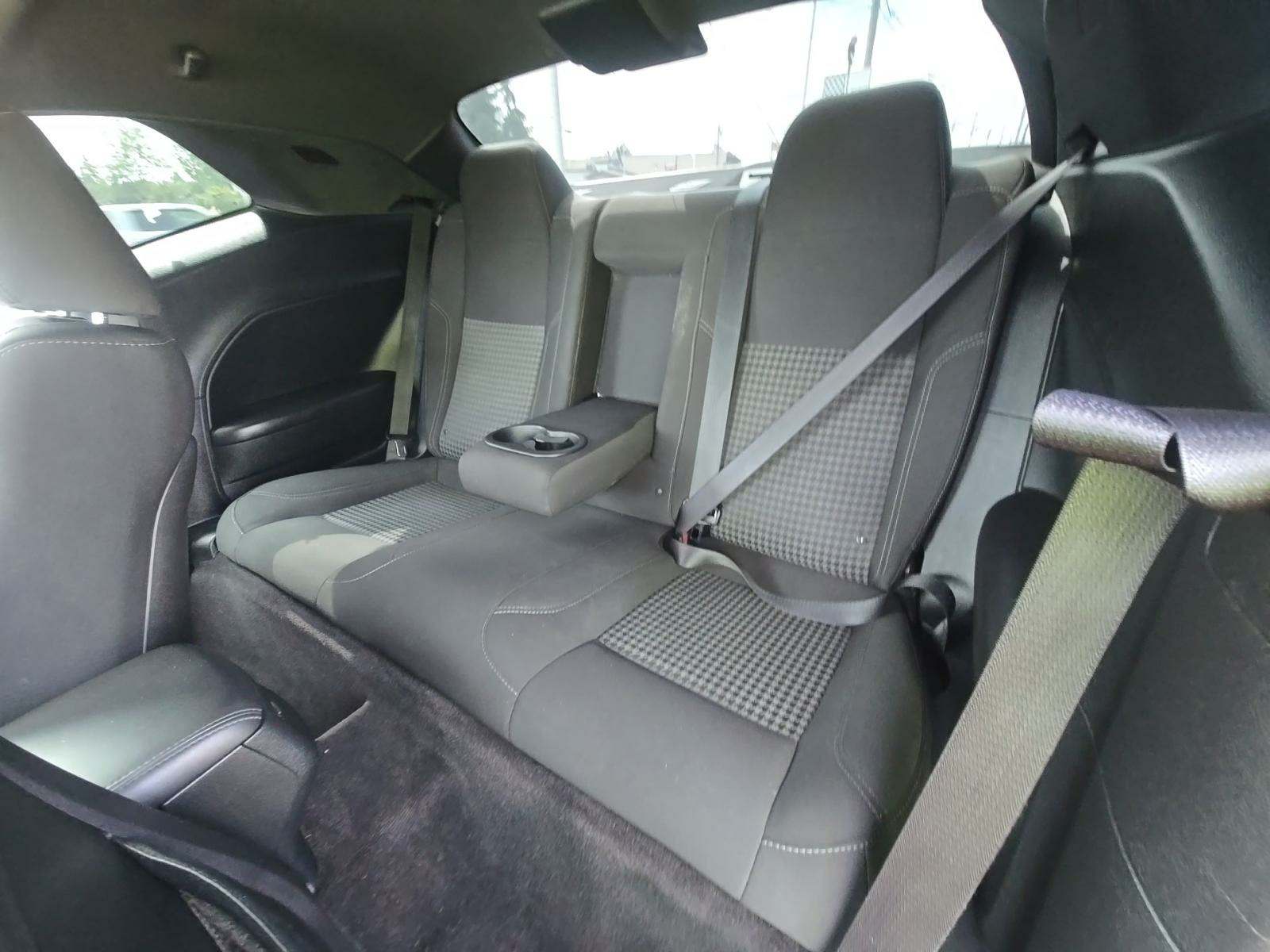 2018 Dodge Challenger SXT RWD