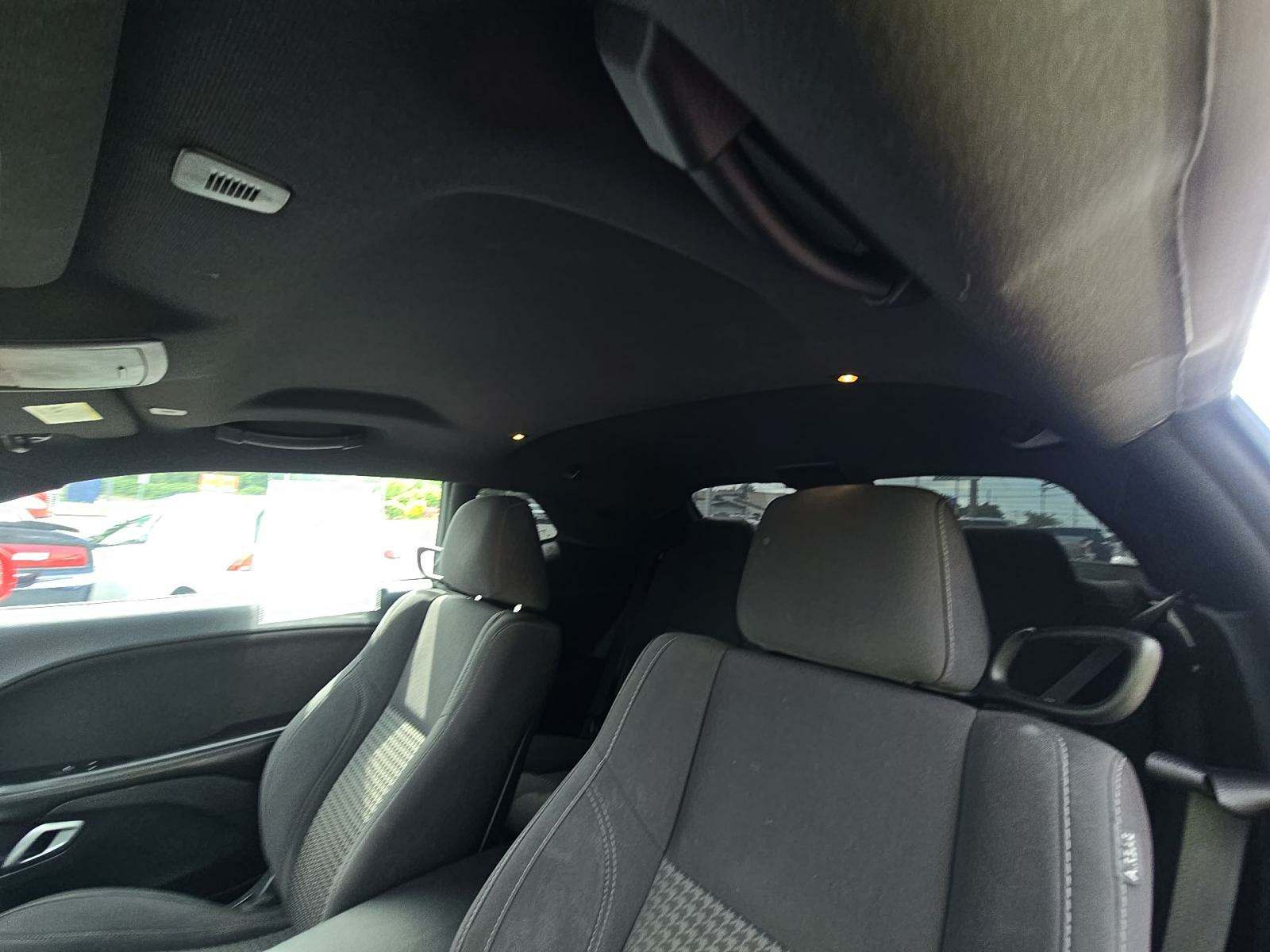 2018 Dodge Challenger SXT RWD