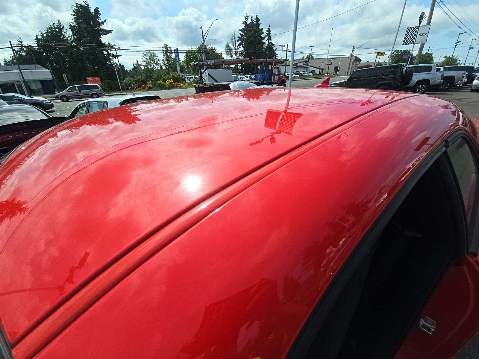 2018 Dodge Challenger SXT RWD