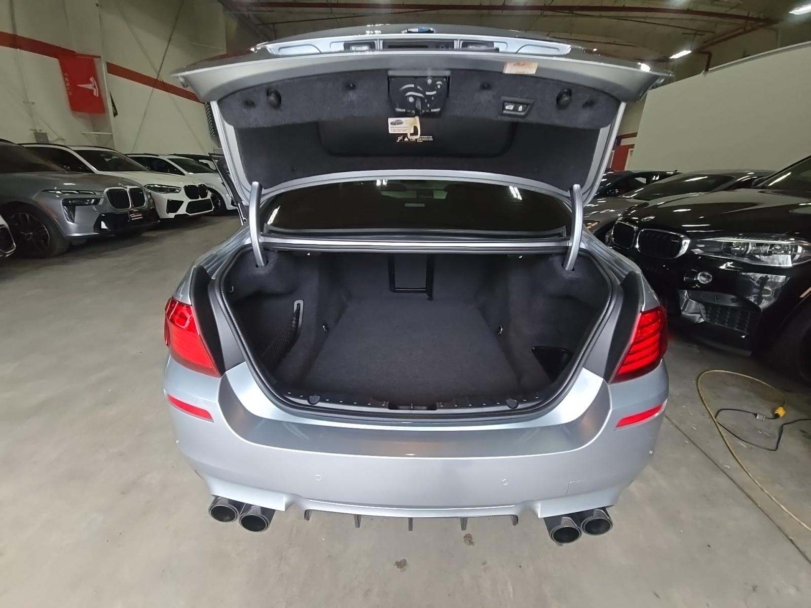 2016 BMW M5 Base RWD