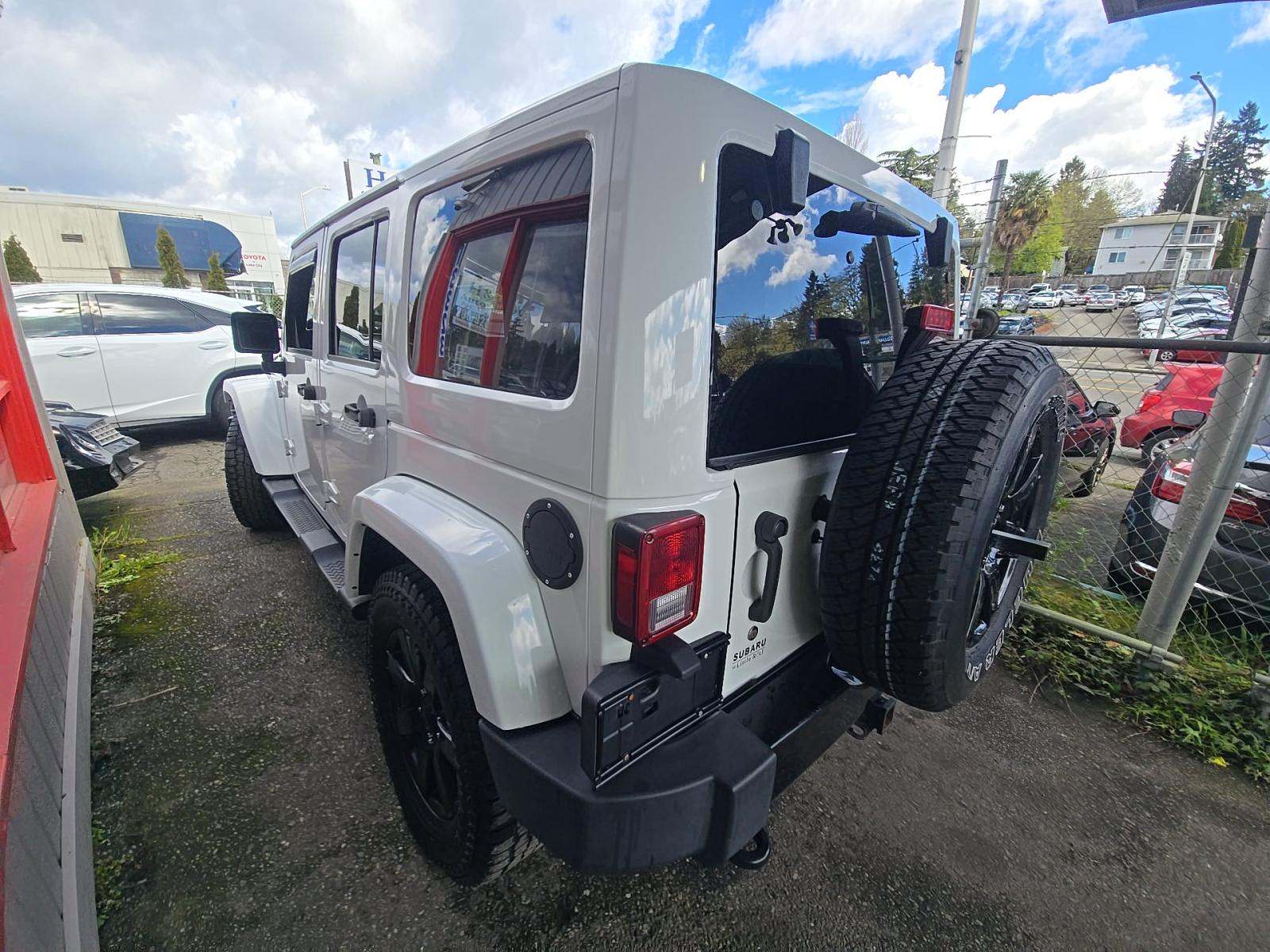 JEEP UNLIMITED SAHARA ALTITUDE EDITION - 2