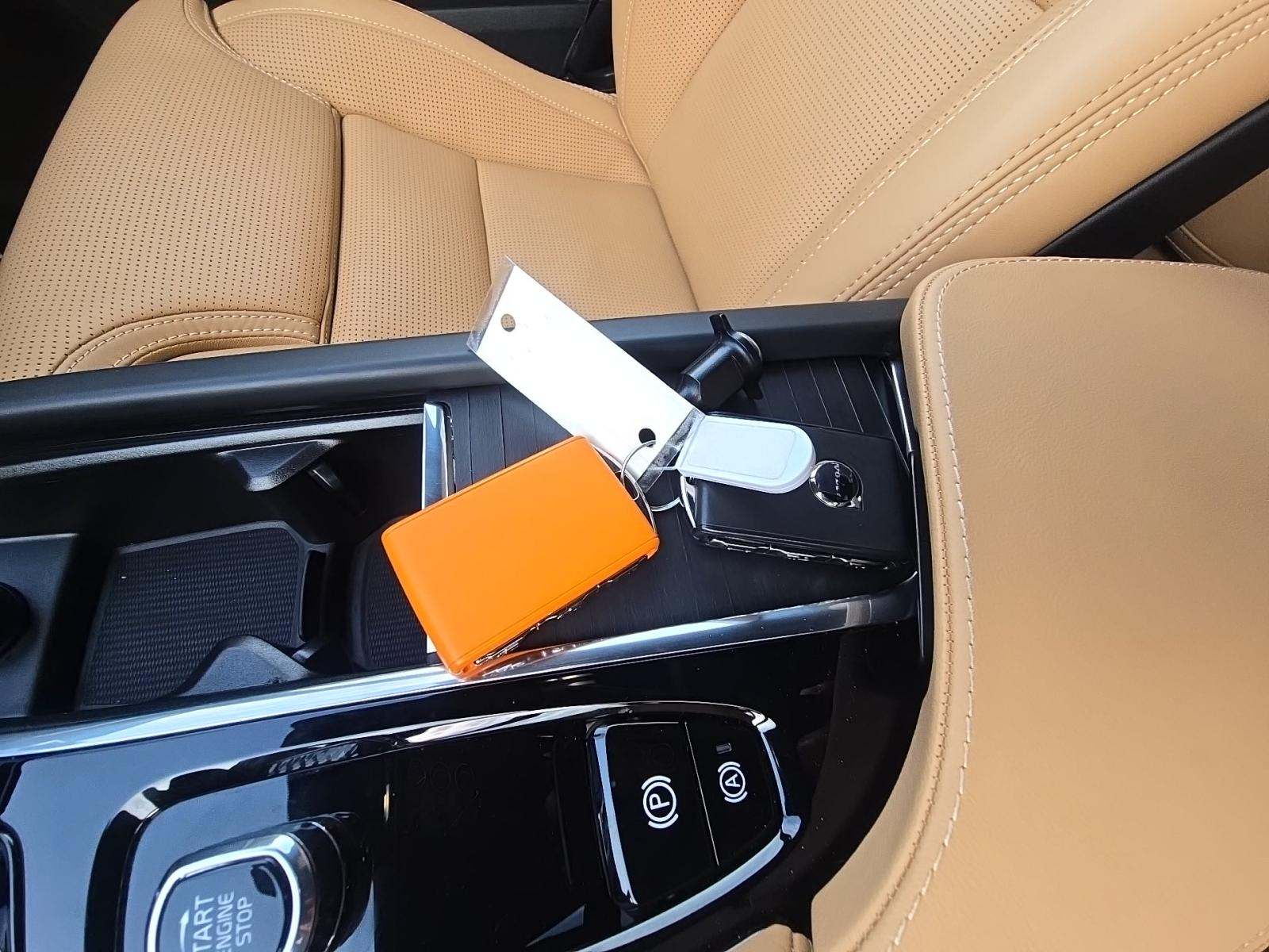 2025 Volvo XC90 B6 Ultra AWD