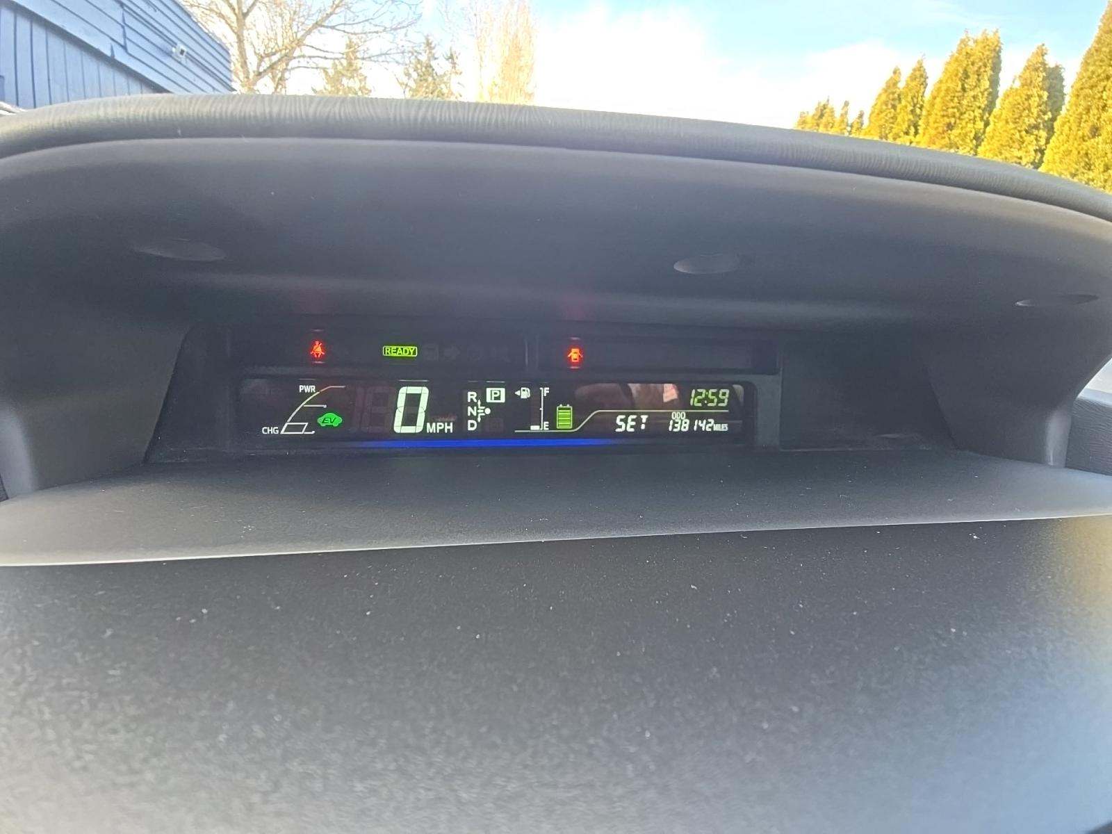 2014 Toyota Prius v Two FWD