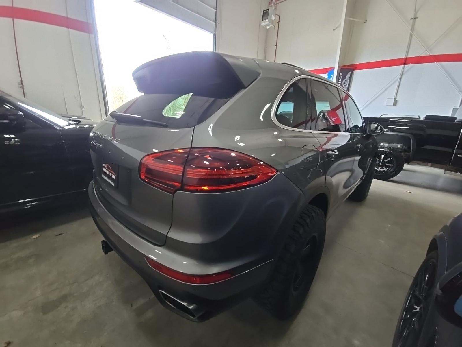 PORSCHE CAYENNE - 3