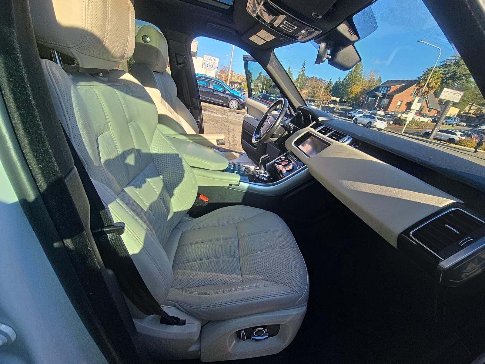 2017 Land Rover Range Rover Sport HSE AWD