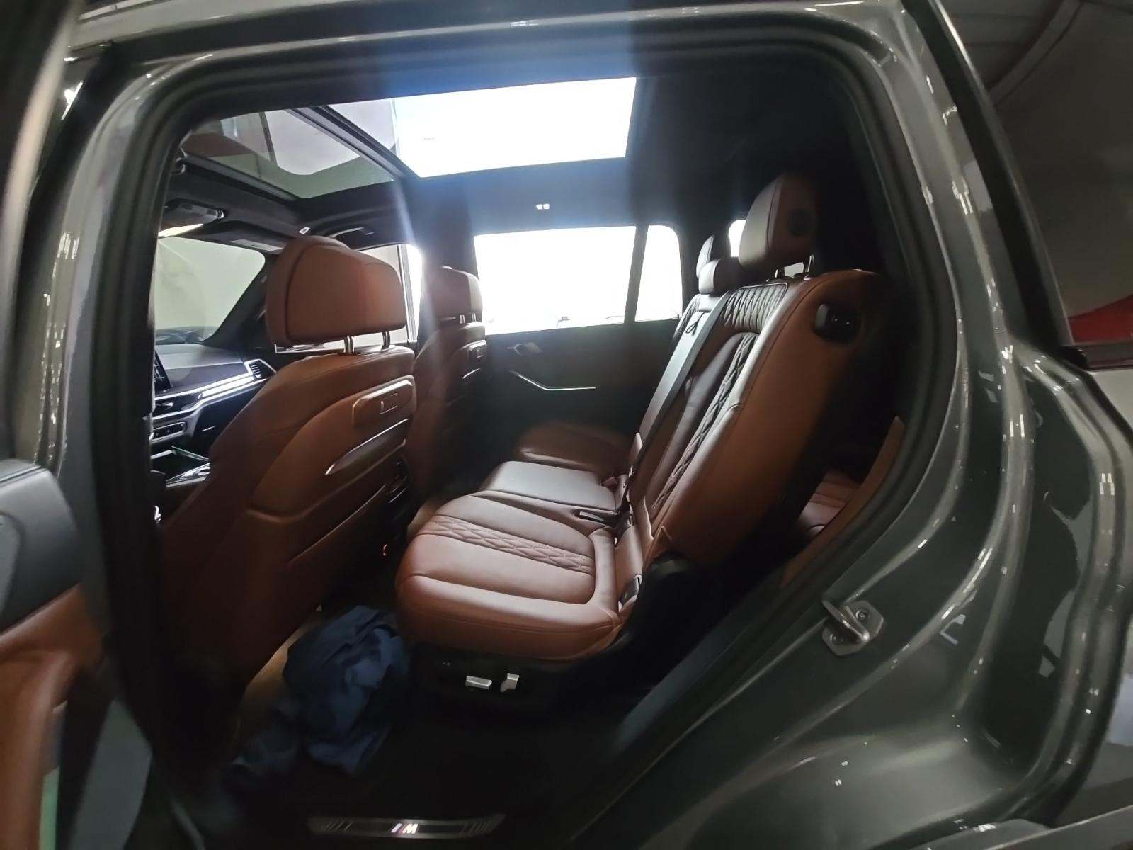 2023 BMW X7 M60i AWD