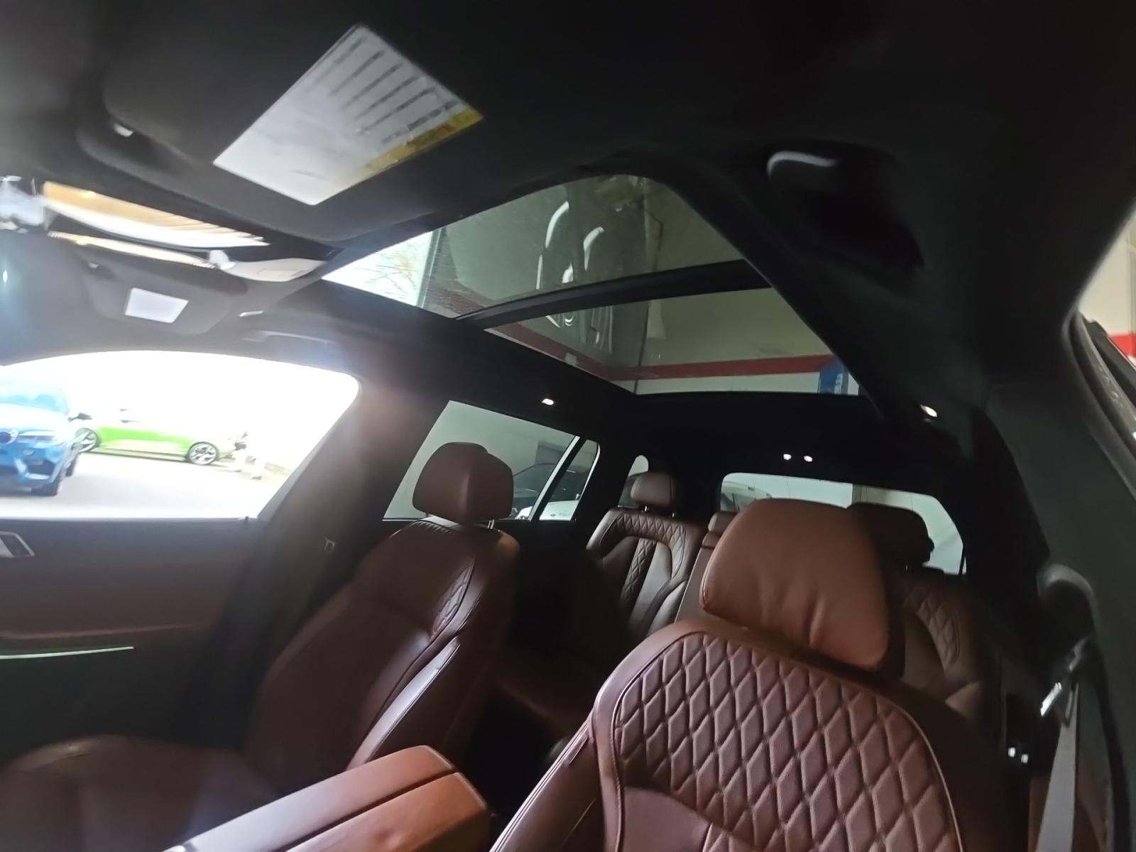 2023 BMW X7 M60i AWD