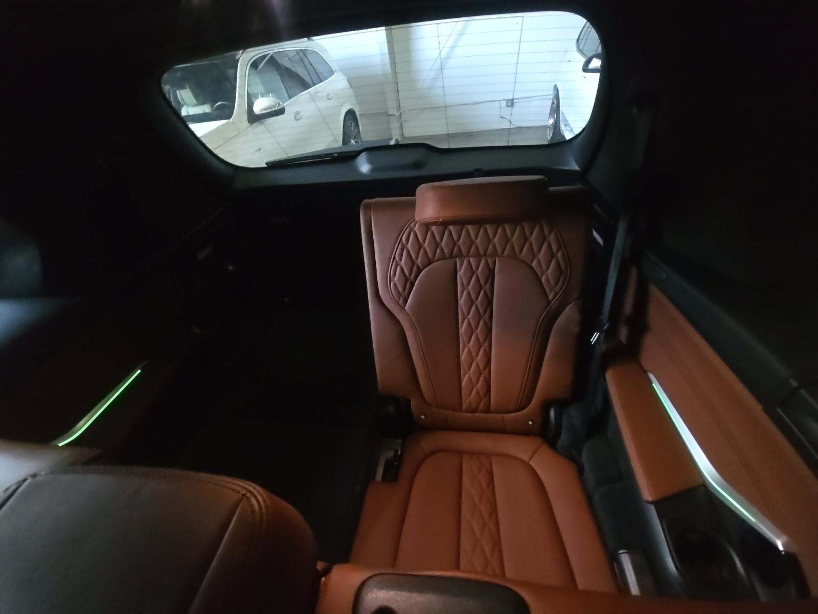 2023 BMW X7 M60i AWD