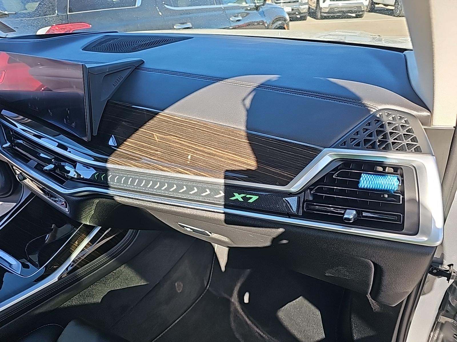 2023 BMW X7 xDrive40i AWD