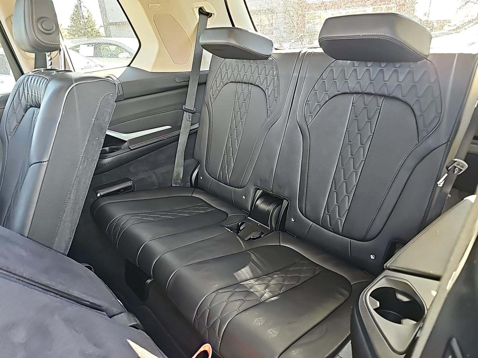 2023 BMW X7 xDrive40i AWD