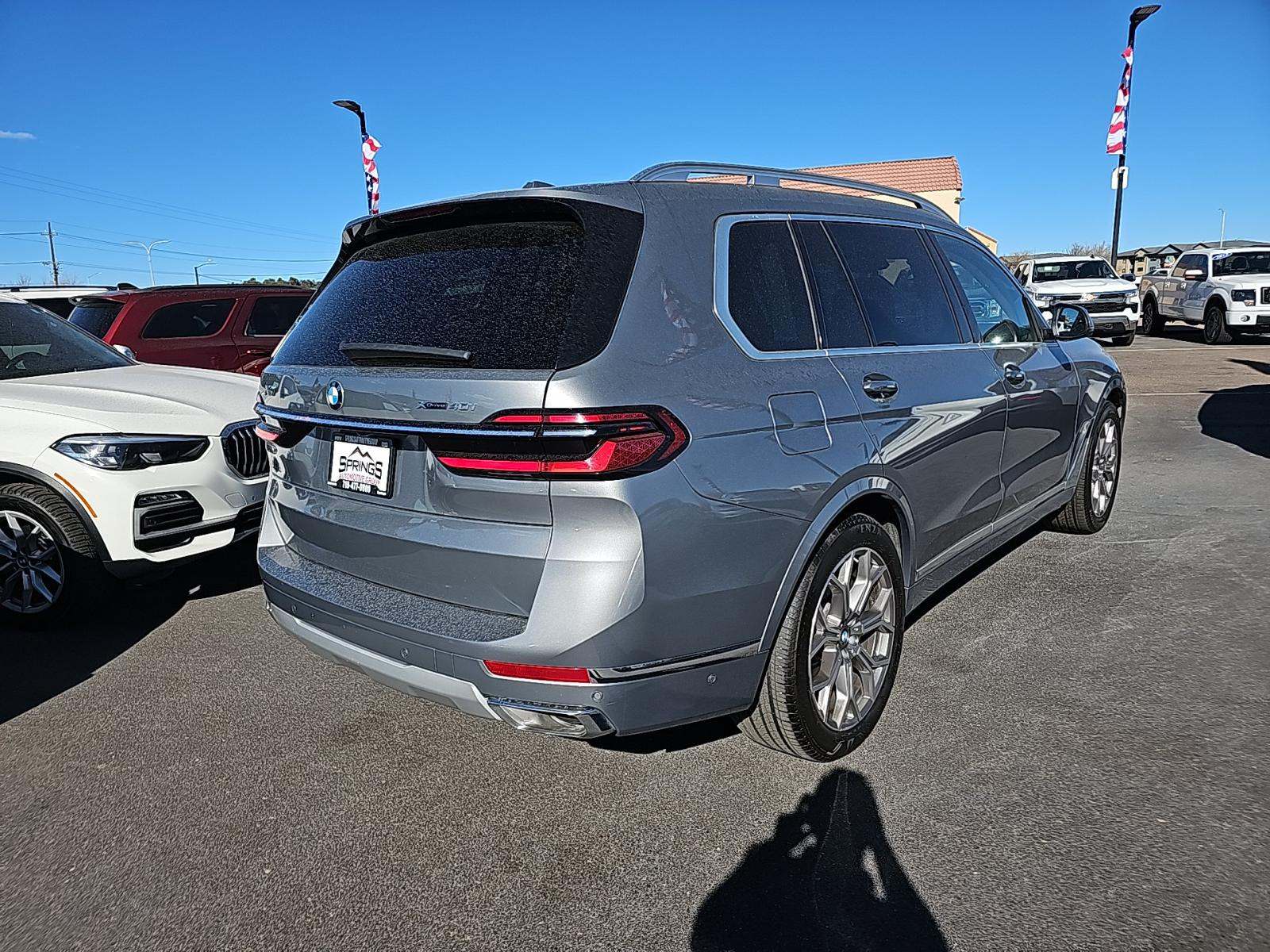 2023 BMW X7 xDrive40i AWD