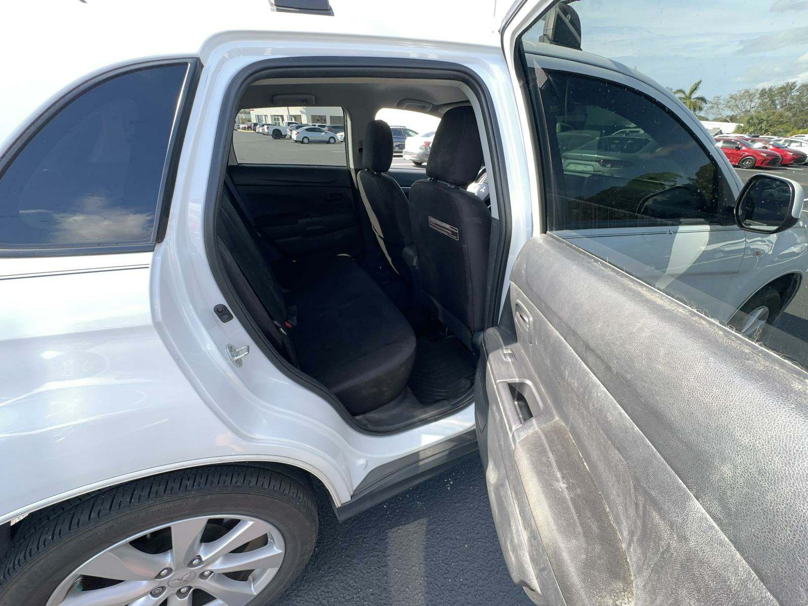 2014 Mitsubishi Outlander Sport ES FWD