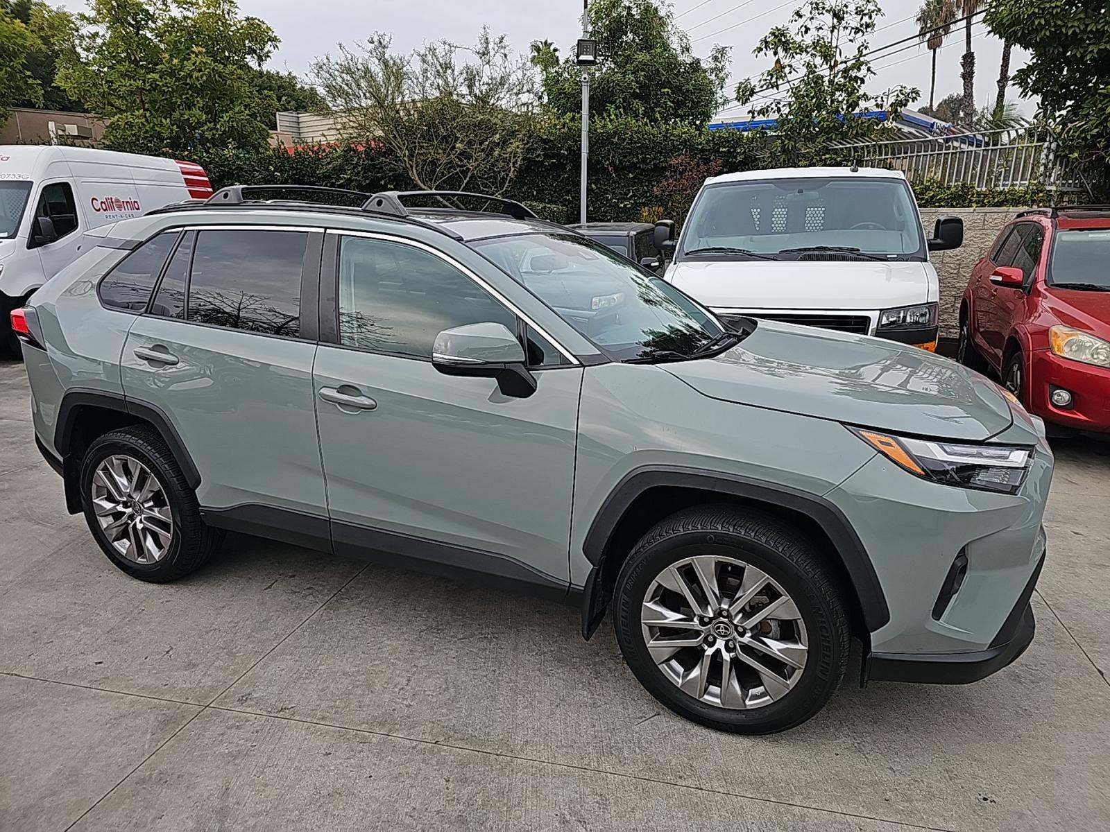 2022 Toyota RAV4 XLE Premium FWD