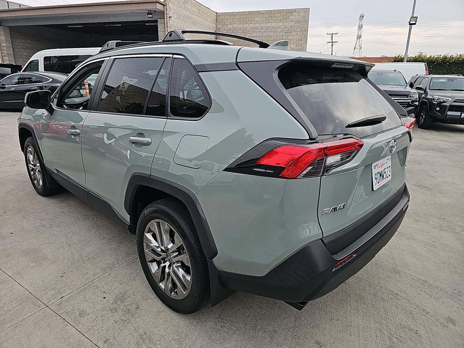 2022 Toyota RAV4 XLE Premium FWD