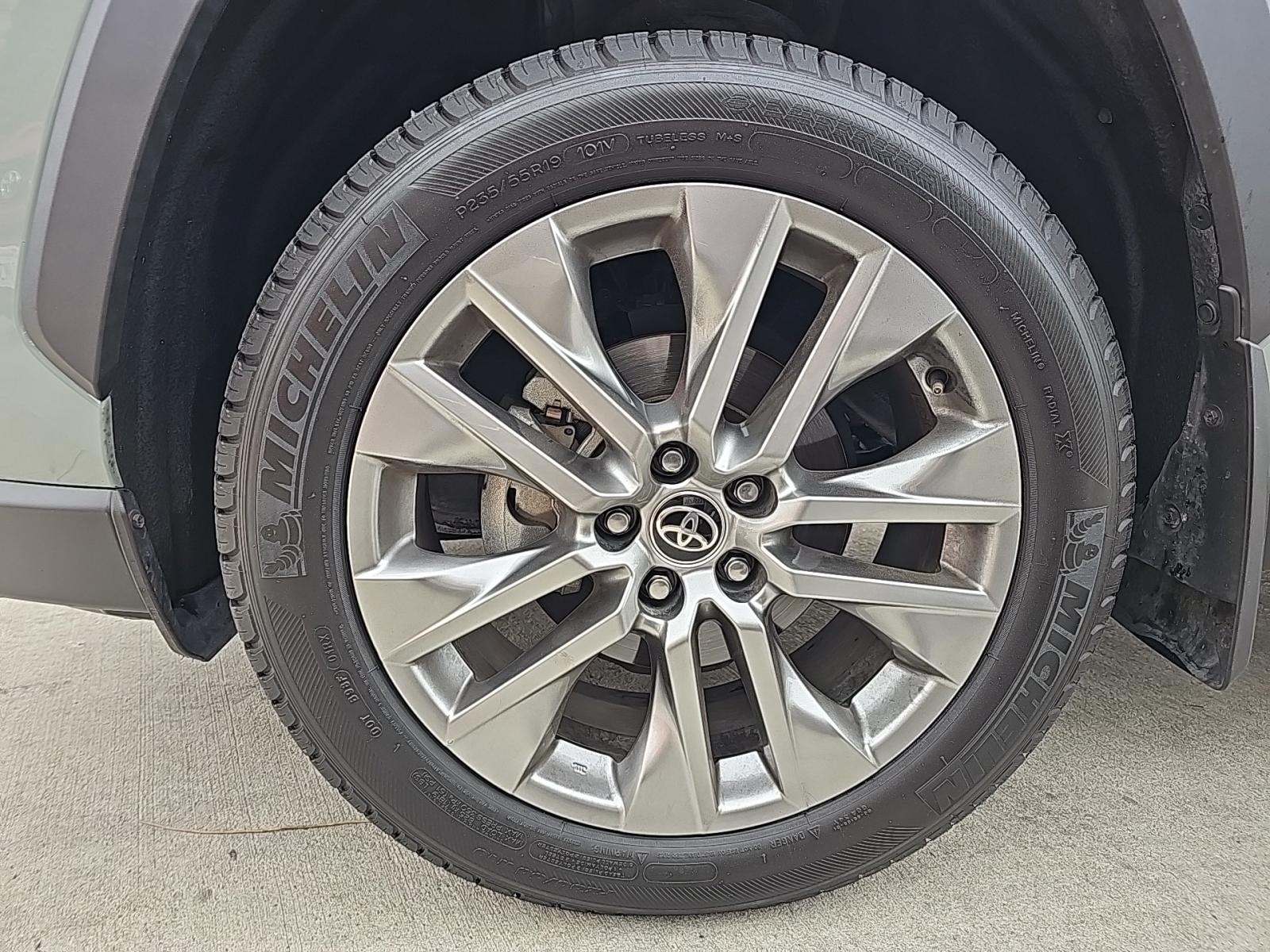 2022 Toyota RAV4 XLE Premium FWD