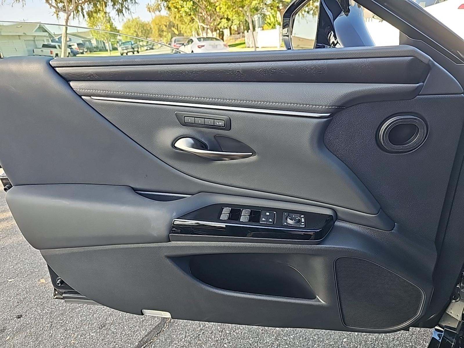 2025 Lexus ES ES 300h FWD