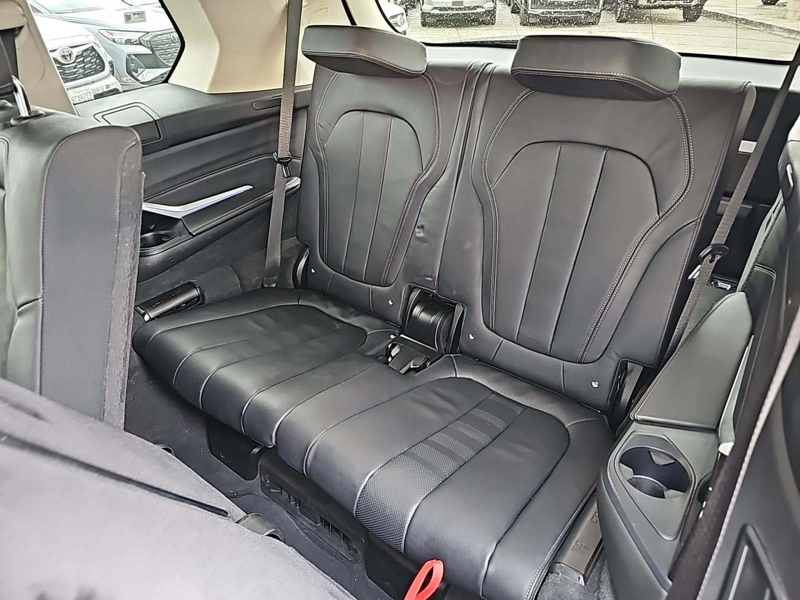 2022 BMW X7 xDrive40i AWD