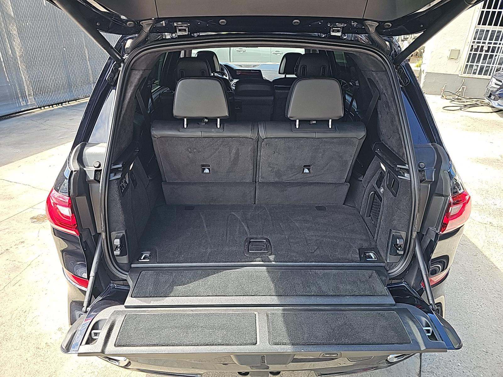 2022 BMW X7 xDrive40i AWD