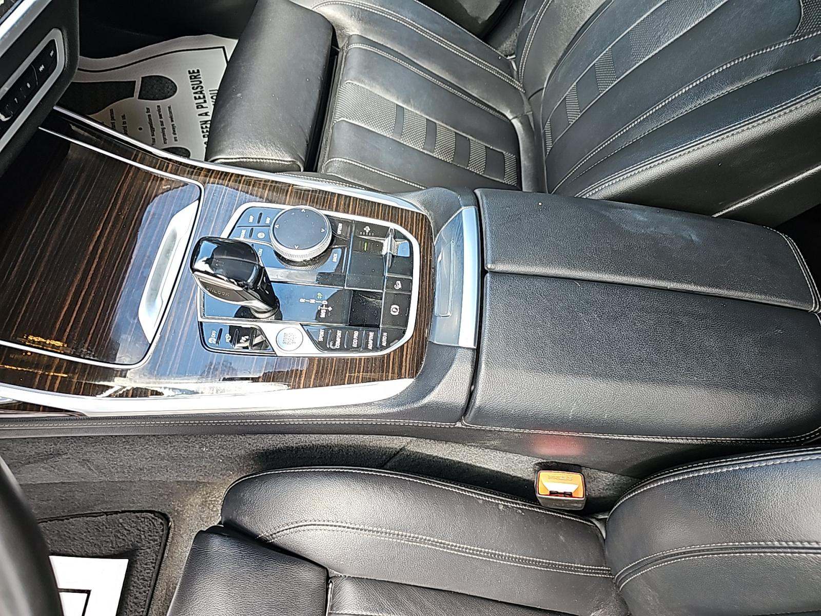 2022 BMW X7 xDrive40i AWD