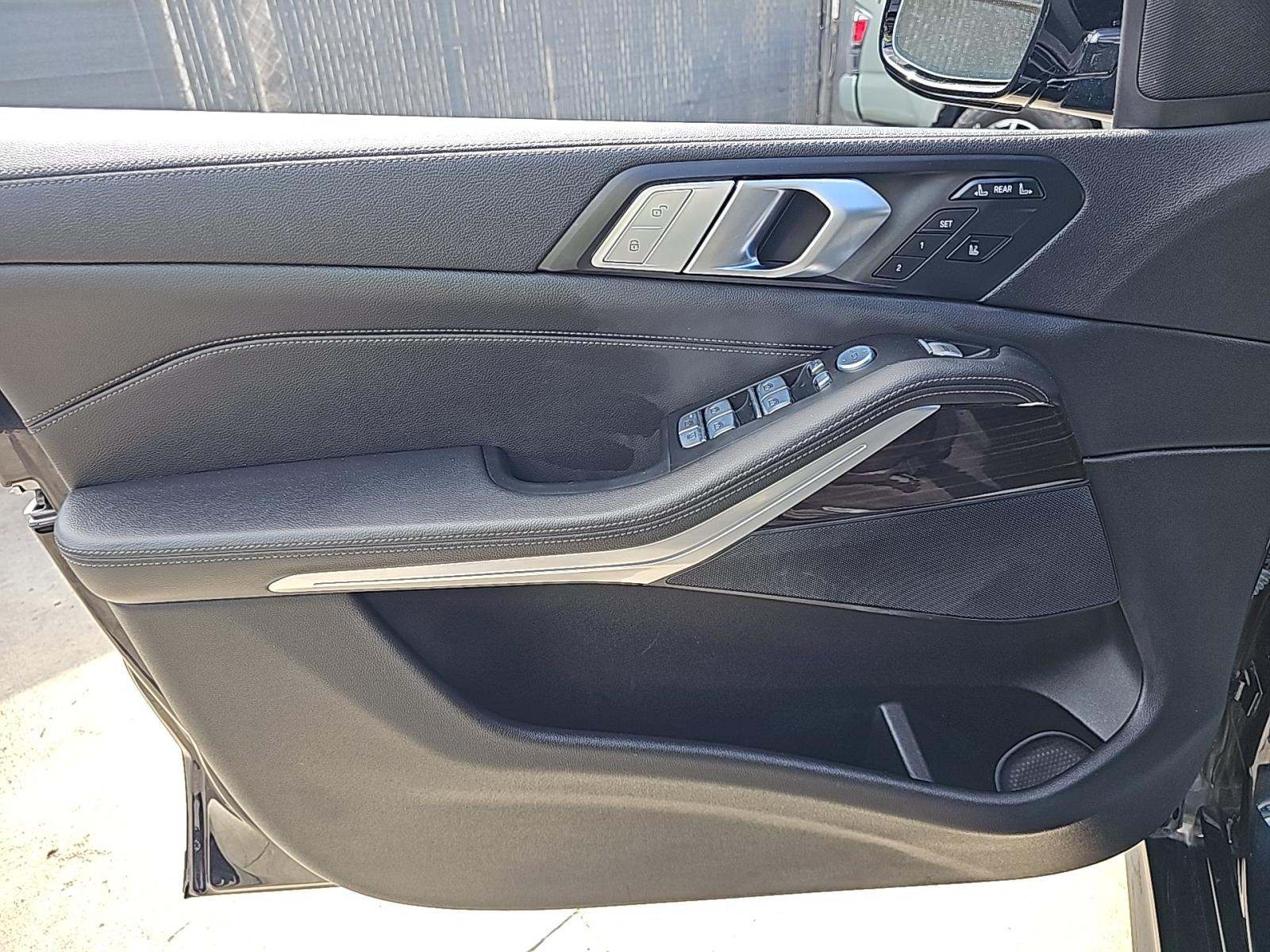 2022 BMW X7 xDrive40i AWD