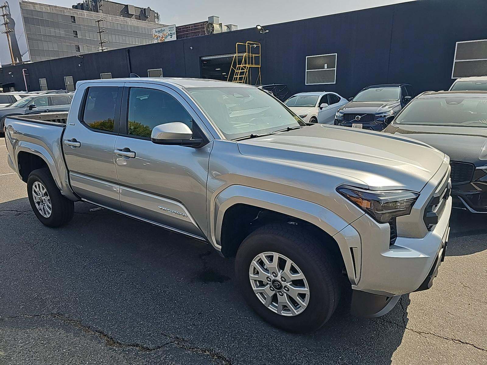 2025 Toyota Tacoma SR5 AWD