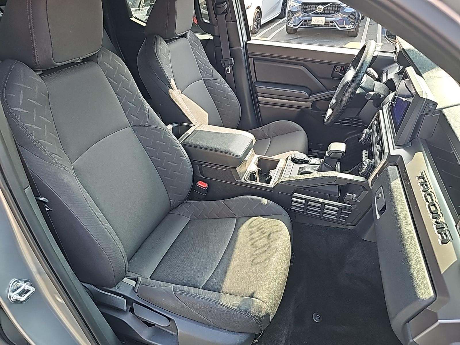 2025 Toyota Tacoma SR5 AWD