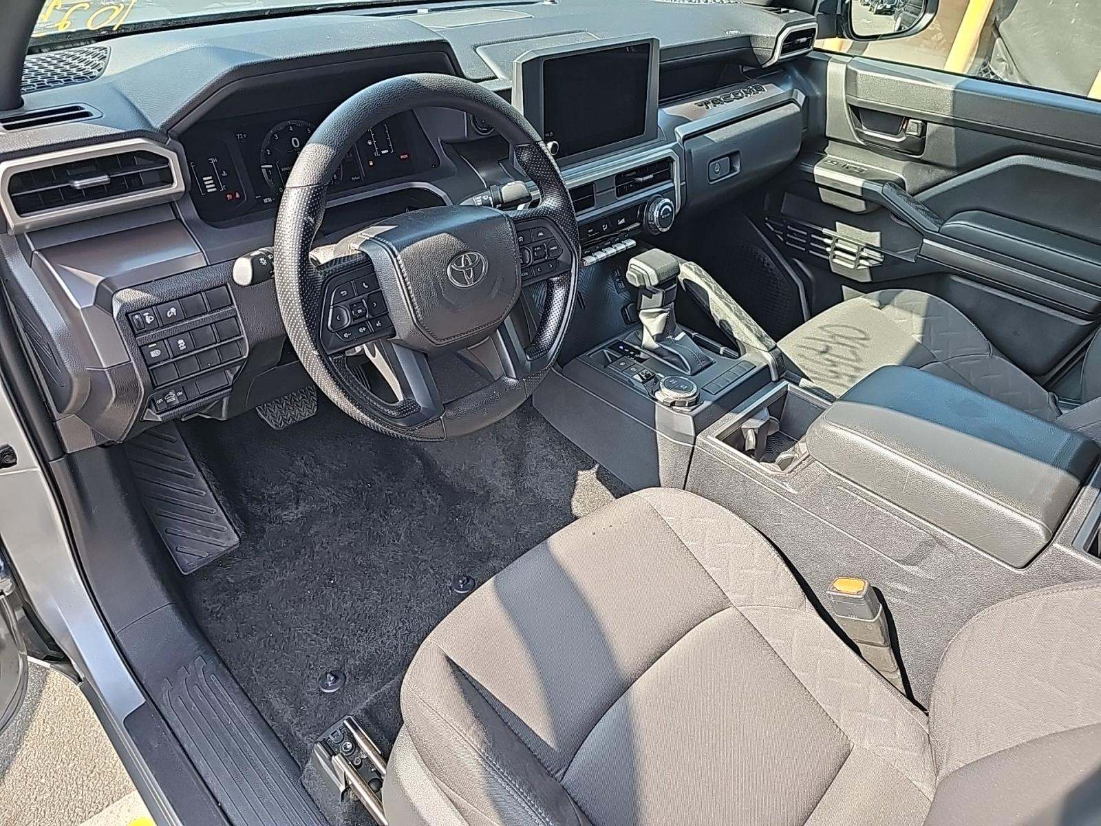 2025 Toyota Tacoma SR5 AWD