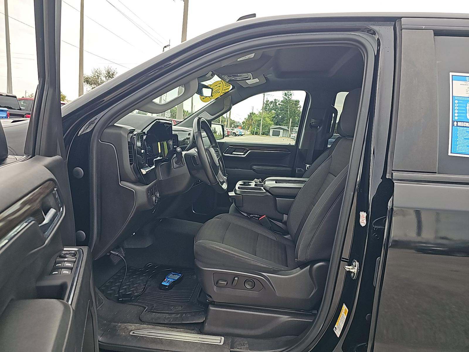 2023 Chevrolet Silverado 1500 LT AWD
