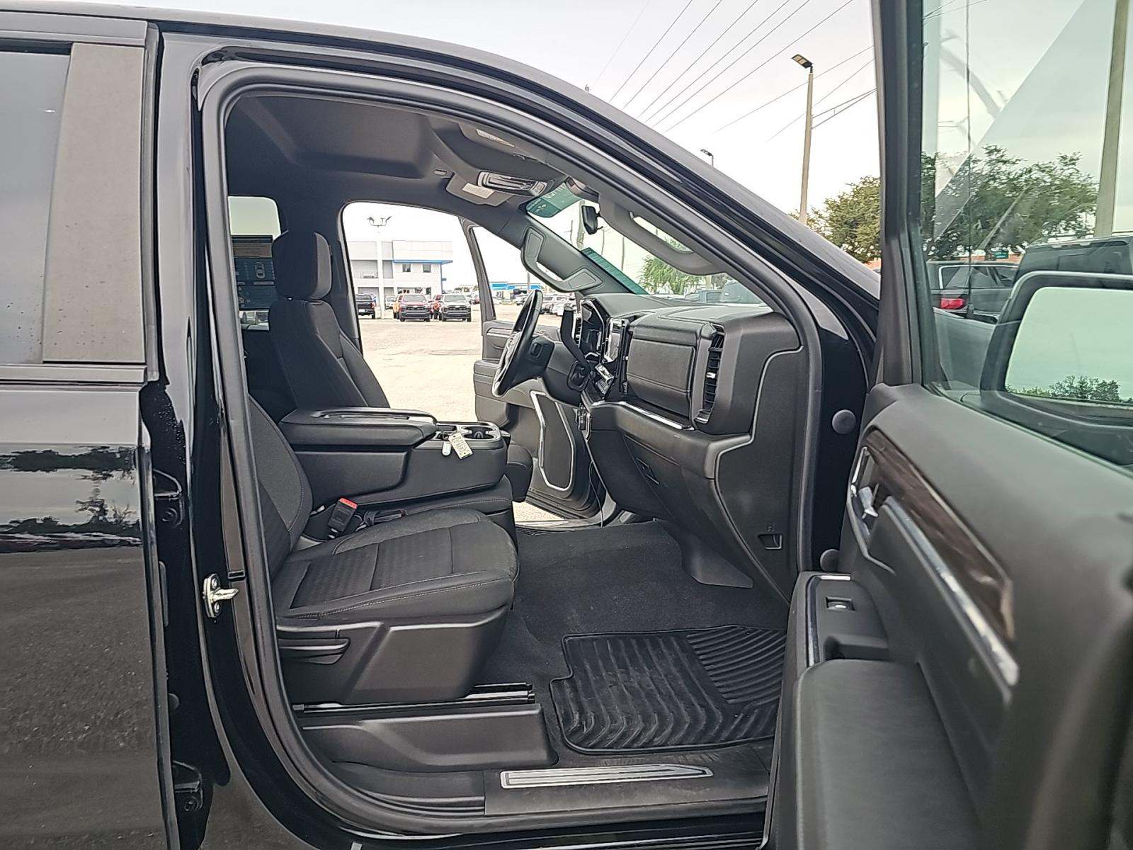 2023 Chevrolet Silverado 1500 LT AWD