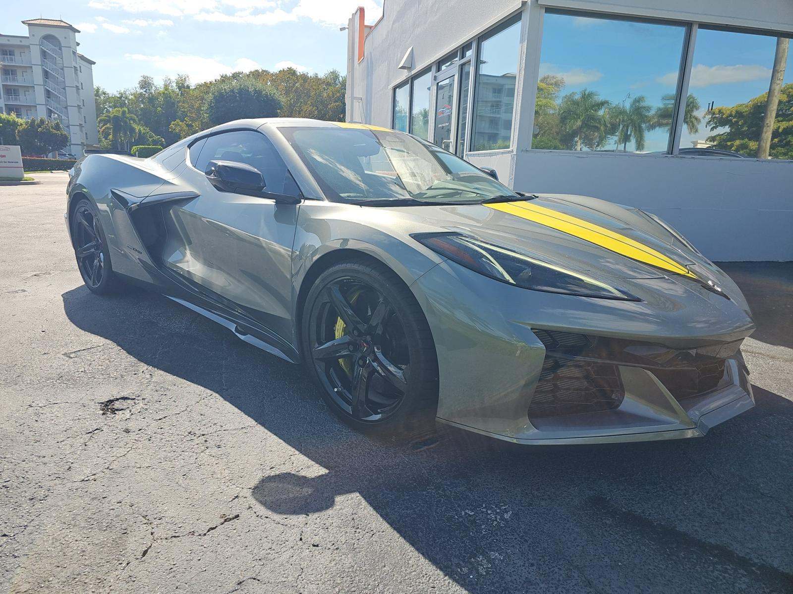 CHEVROLET CORVETTE - 4