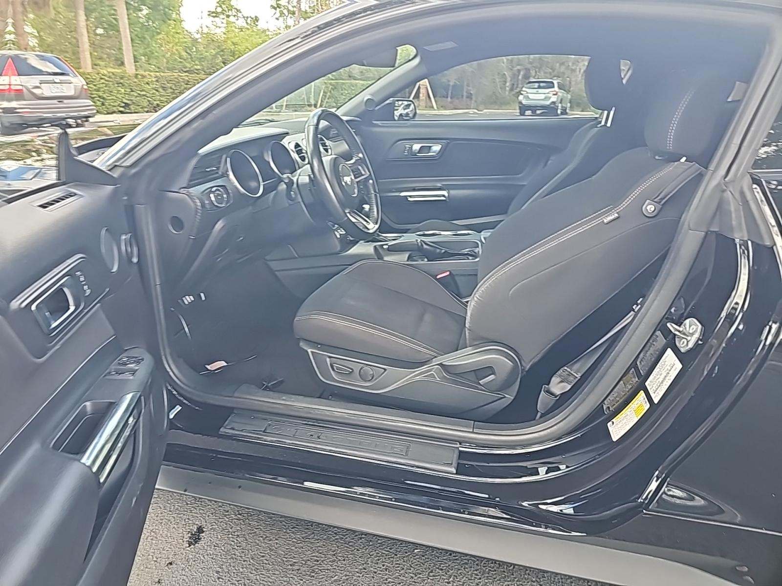 2022 Ford Mustang EcoBoost RWD