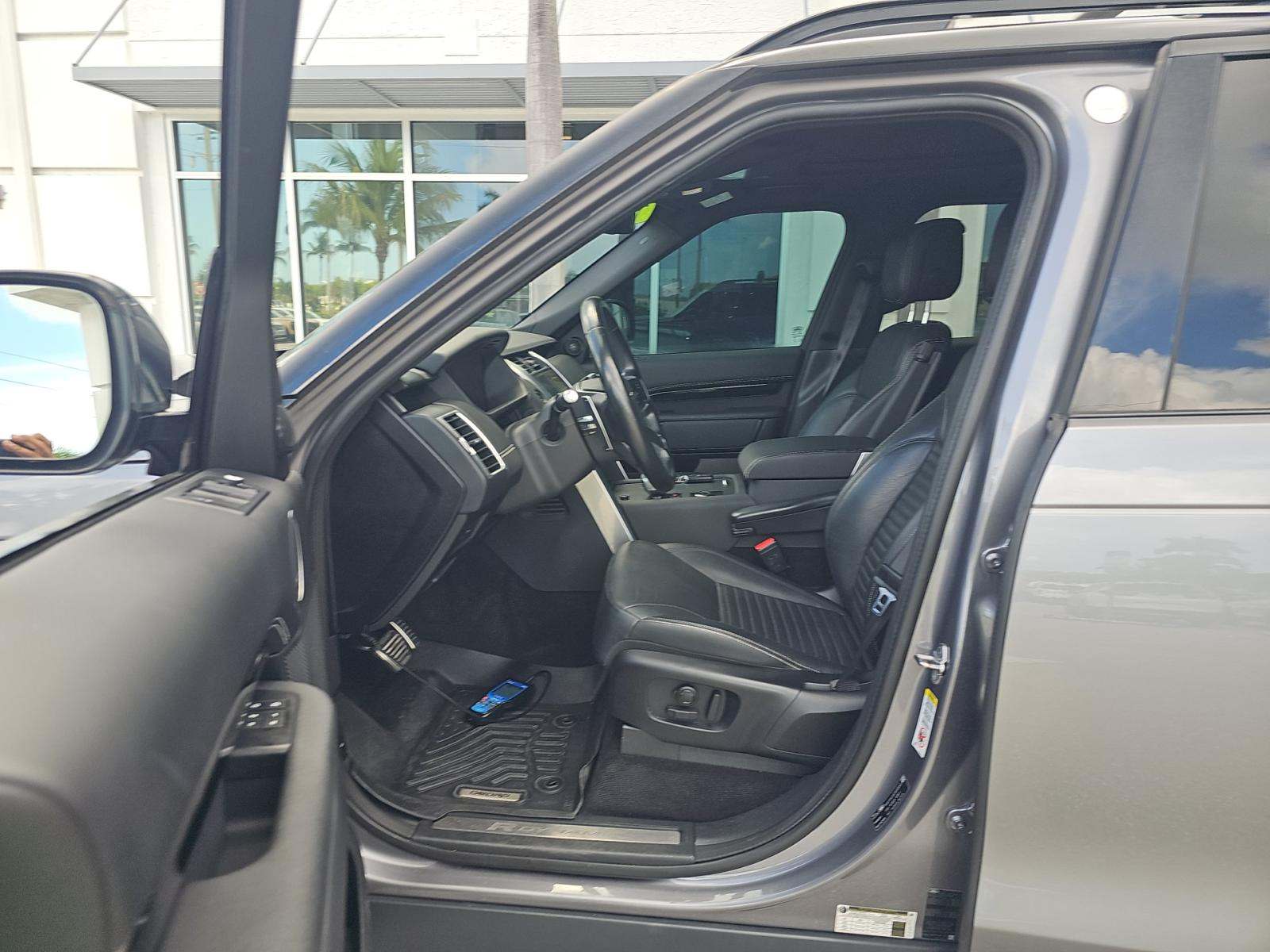 2022 Land Rover Discovery S R-Dynamic AWD
