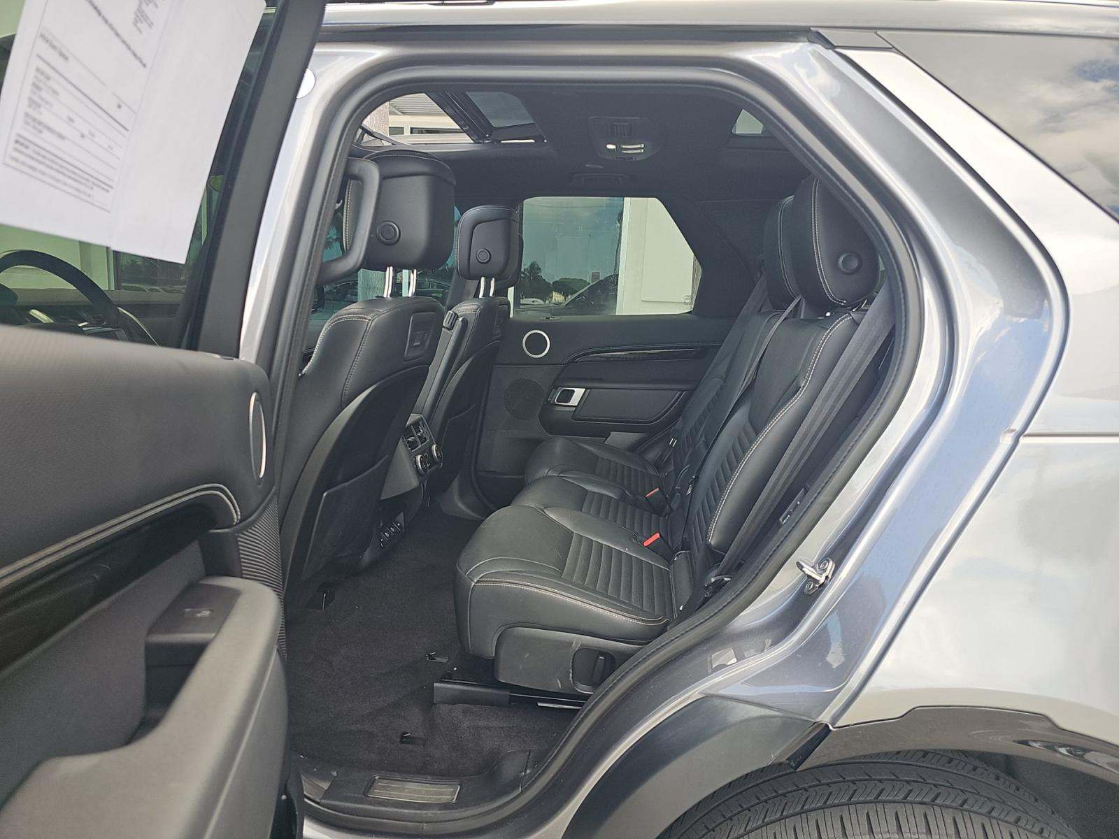 2022 Land Rover Discovery S R-Dynamic AWD